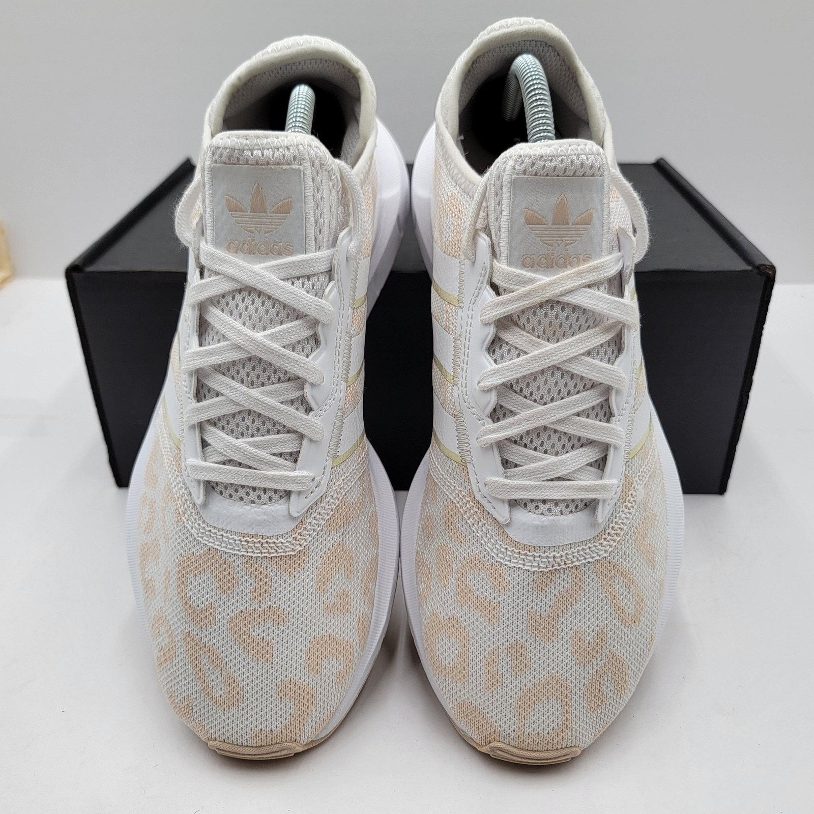 Adidas Adidas Swift Run Shoes Wmns Sz 10 White Beige Leopard Print Size US 10 / IT 40 - 4 Thumbnail