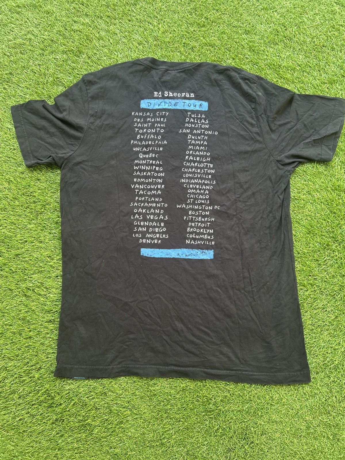 Band Tees Ed Sheeran ÷ Divide Tour Concert T-Shirt Size US L / EU 52-54 / 3 - 5 Thumbnail