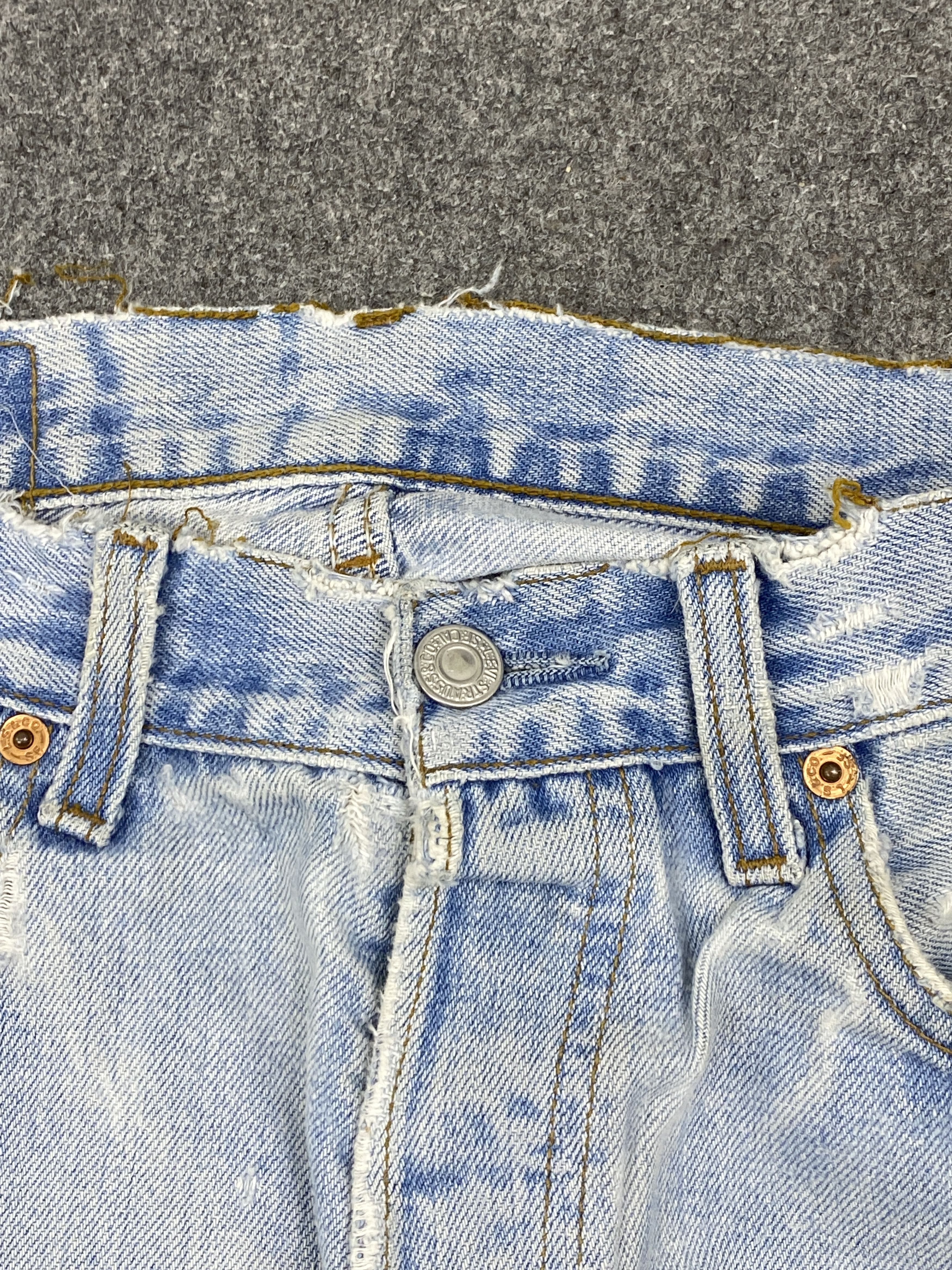 Levi's Vintage Levis 501 Light Wash Ripped Jeans DP2754 Size US 28 / EU 44 - 11 Thumbnail