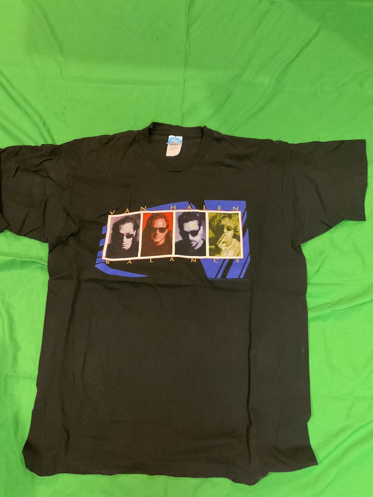 Vintage Van Halen 1990s black and multi band tee Size US XL / EU 56 / 4 - 1 Thumbnail