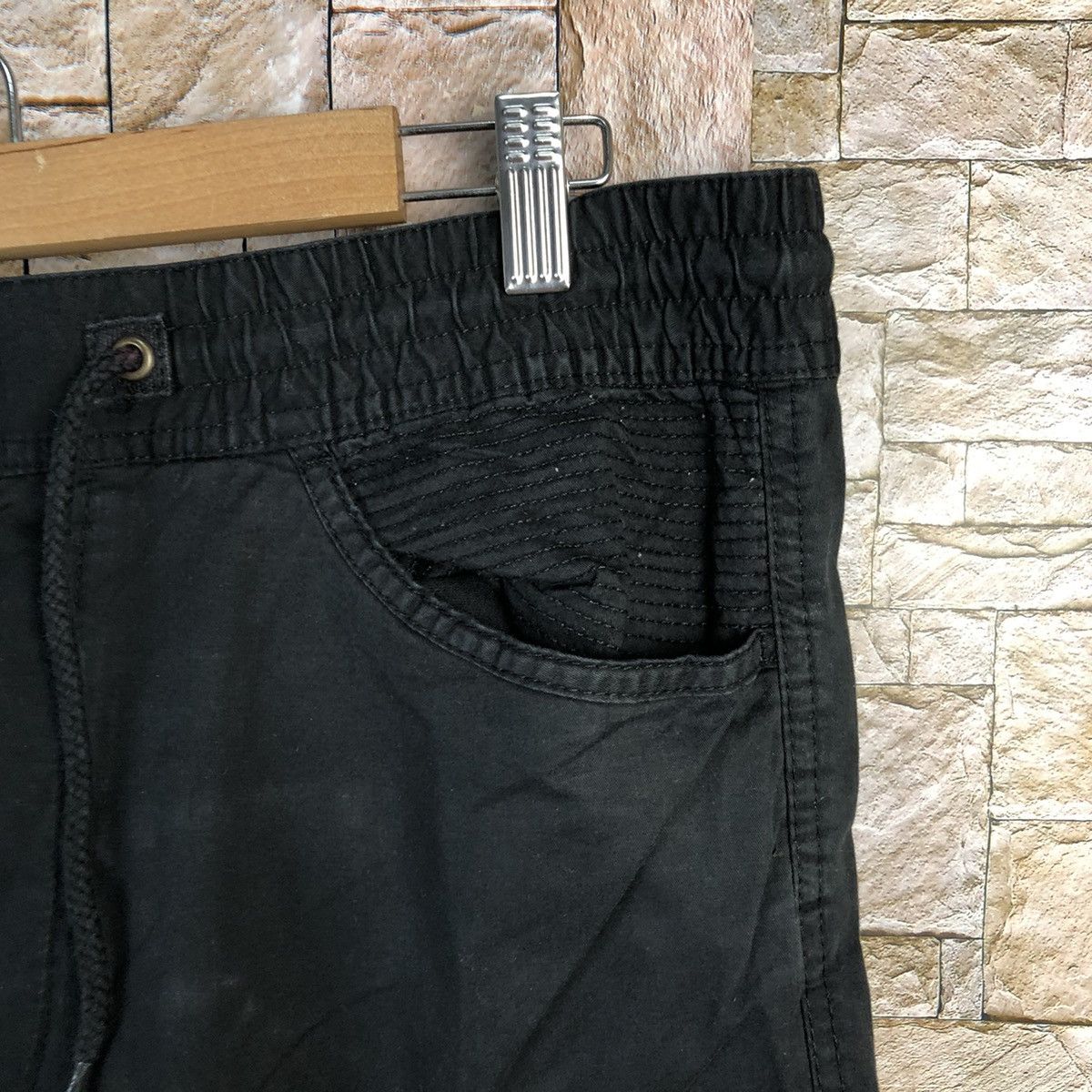 Japanese Brand H&M Black Cargo Multipocket Joggers Pants #A121 Size US 34 / EU 50 - 9 Thumbnail
