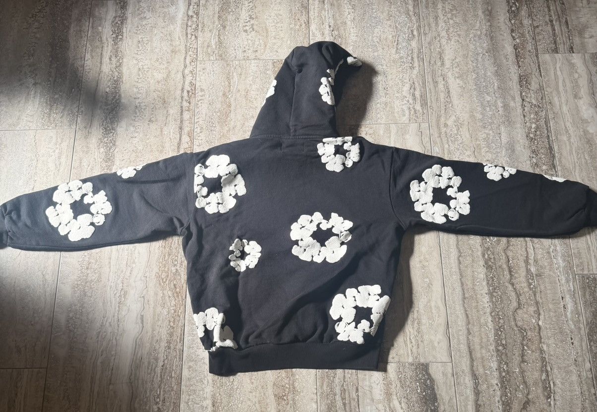 DENIM TEARS The cotton wreath Sweatshirt (Black) Size US M / EU 48-50 / 2 - 2 Thumbnail