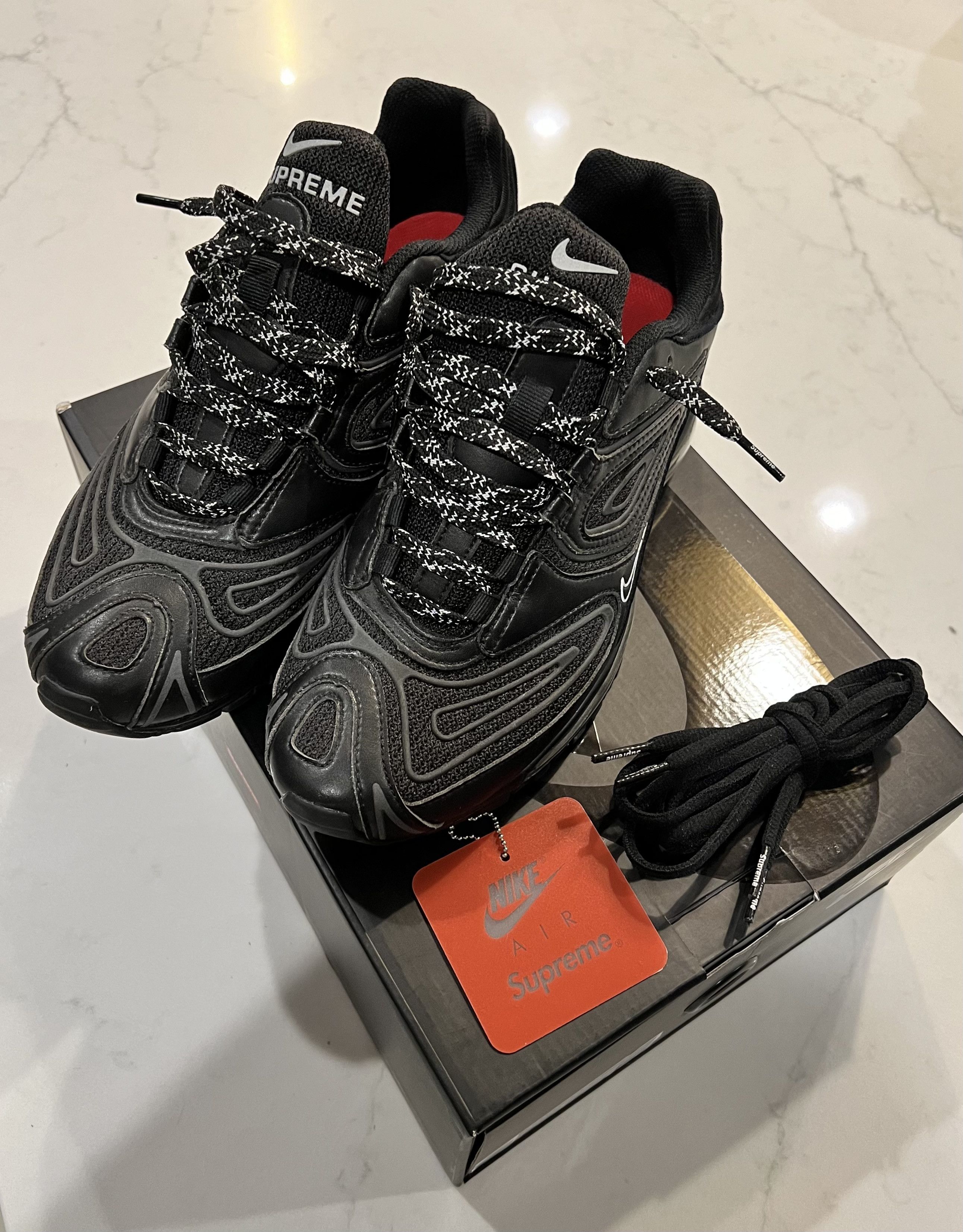 image of Supreme Nike Air Max 98 Shoes in Black/Metallic Silver, Men's (Size 9.5)