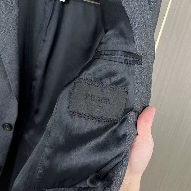 Prada Prada Gray wool plaid suit 2502-Nextarrow Size 48R - 5 Thumbnail