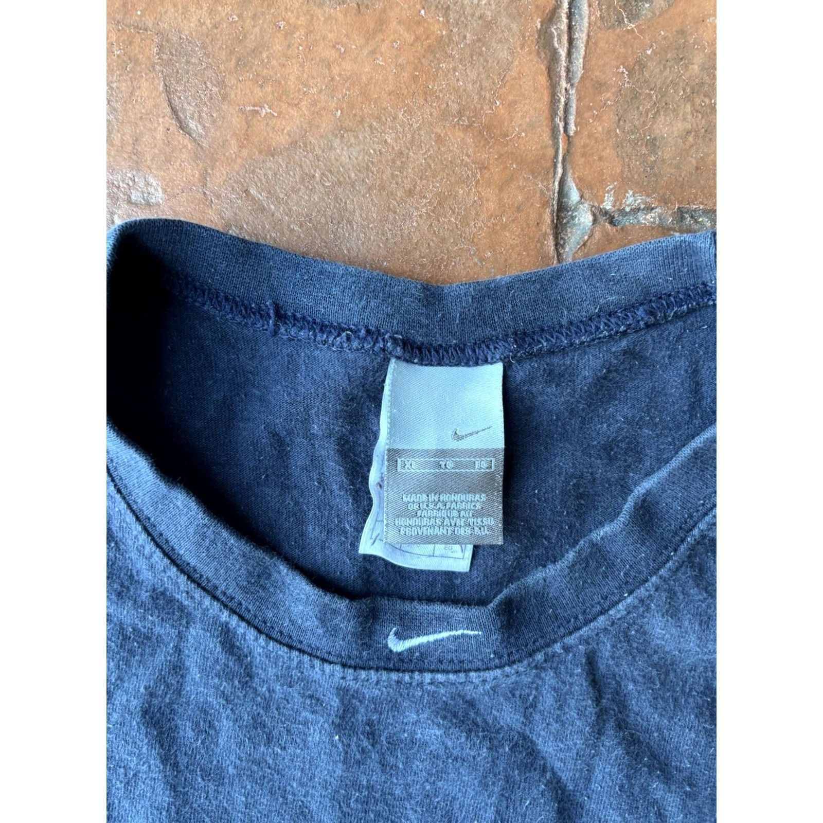 Nike VINTAGE Nike Center Swoosh Basketball Tank Top Shirt XL Black Men's XL Nike Center Swoosh Basketball Tank Top Shirt Black XL Mens Size US XL / EU 56 / 4 - 2 Thumbnail