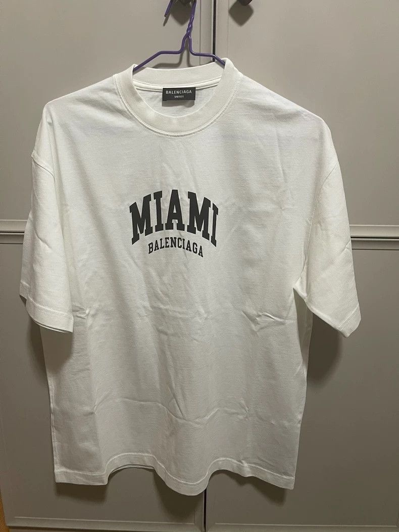 Balenciaga Balenciaga City name limited edition new white T Size US S / EU 44-46 / 1 - 1 Thumbnail