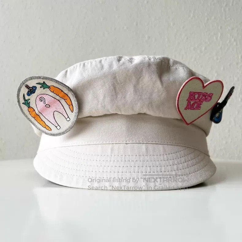Vivienne Westwood Vivienne Westwood Love Me Piggy Saturn Badge Newsboy Hat Size ONE SIZE - 2 Thumbnail