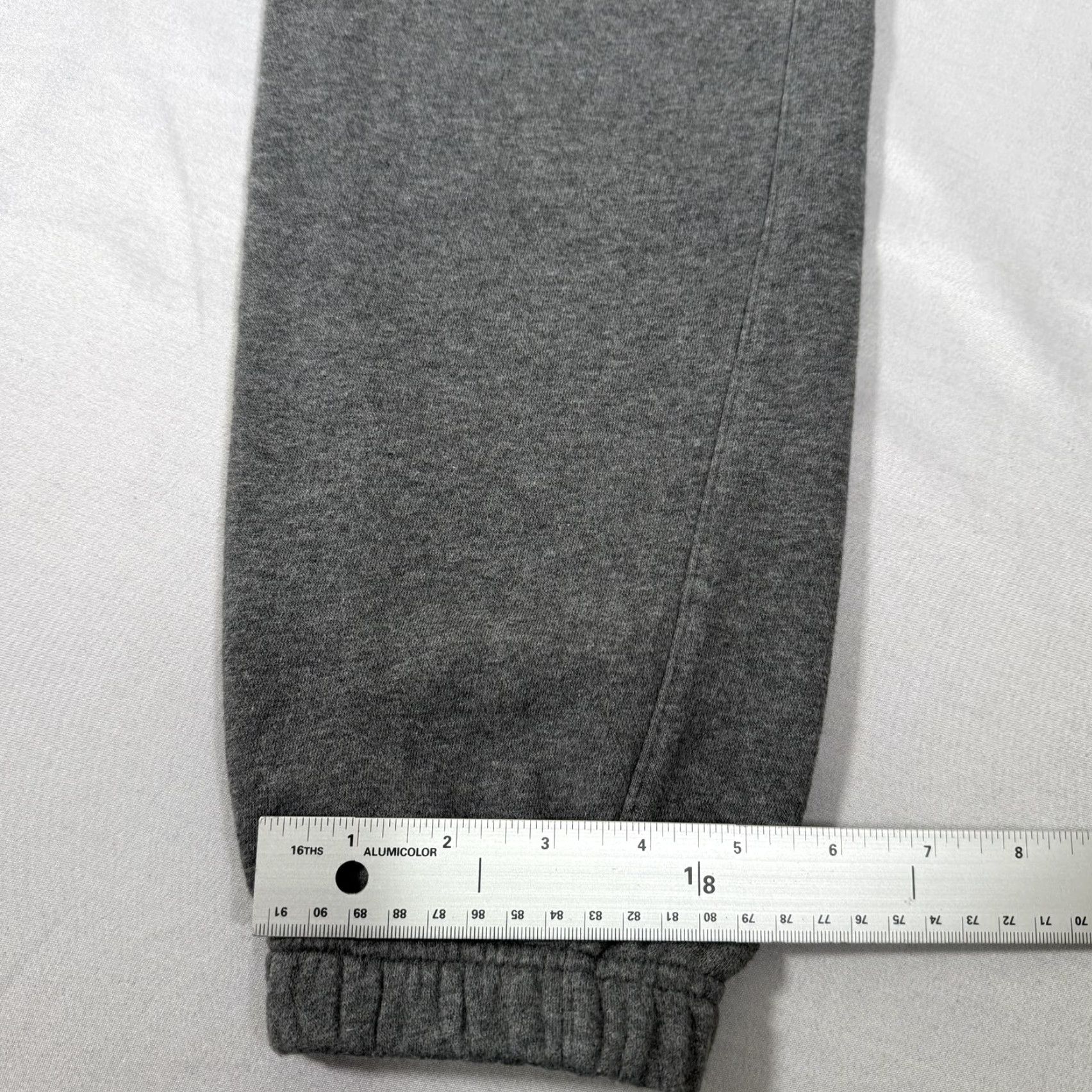 Nike Nike Pants Mens M Gray Club Fleece Joggers Sweatpants Drawstring Gym Basic Size US 31 - 7 Thumbnail