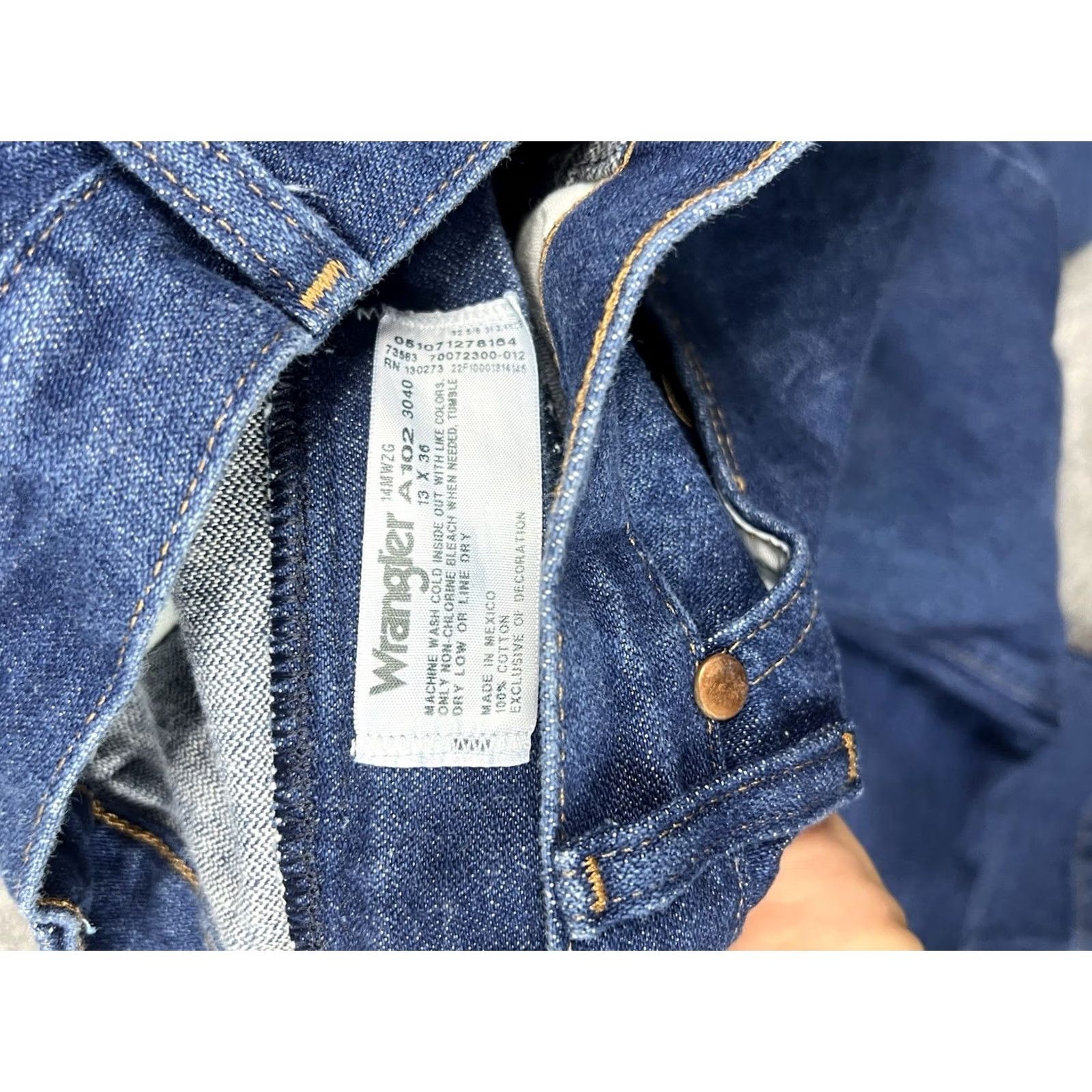 Wrangler VINTAGE Wrangler Women Cowboy Cut Straight Jeans Dark Wash 13x36 Regular 31x36 Blue Cowboy 5-Pocket Zipper Button Size 34" / US 12 / IT 48 - 6 Thumbnail