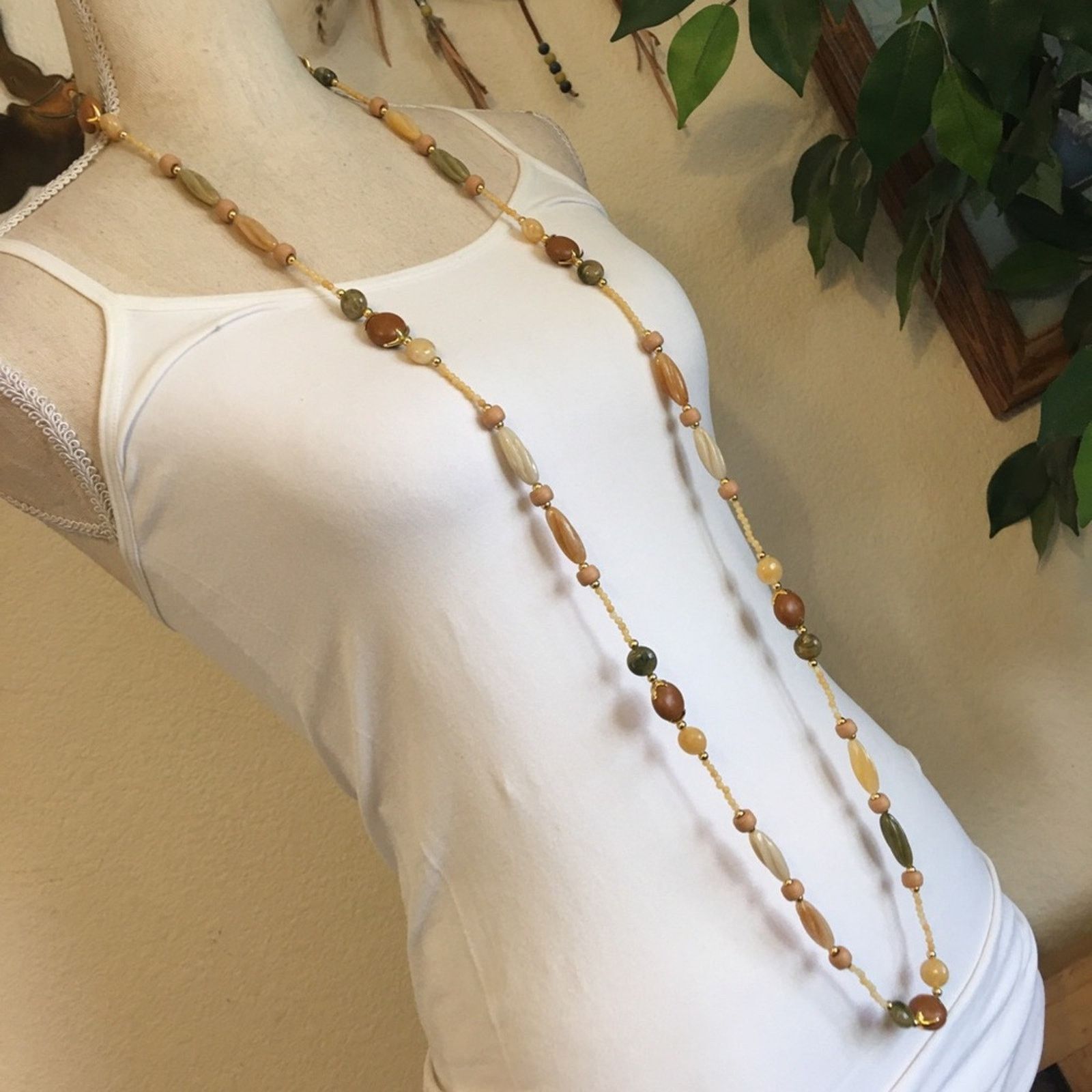 Vintage Vintage natural tones plastic bead necklace Size ONE SIZE - 2 Thumbnail