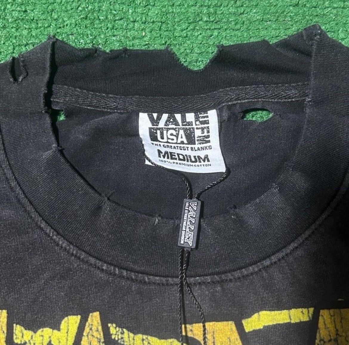 Vale Vale Dreams Against The World Tee Size M NWT Size US M / EU 48-50 / 2 - 2 Thumbnail