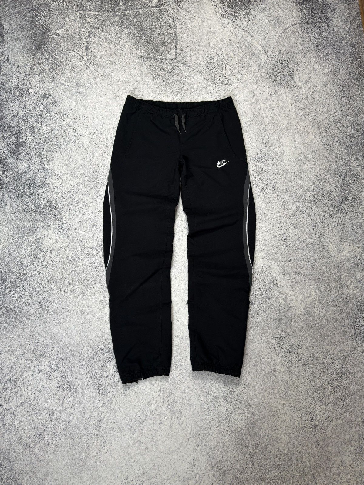 Nike OOs Nike Vintage Nylon Baggy Swoosh Parachute Pants Size US 32 / EU 48 - 1 Thumbnail
