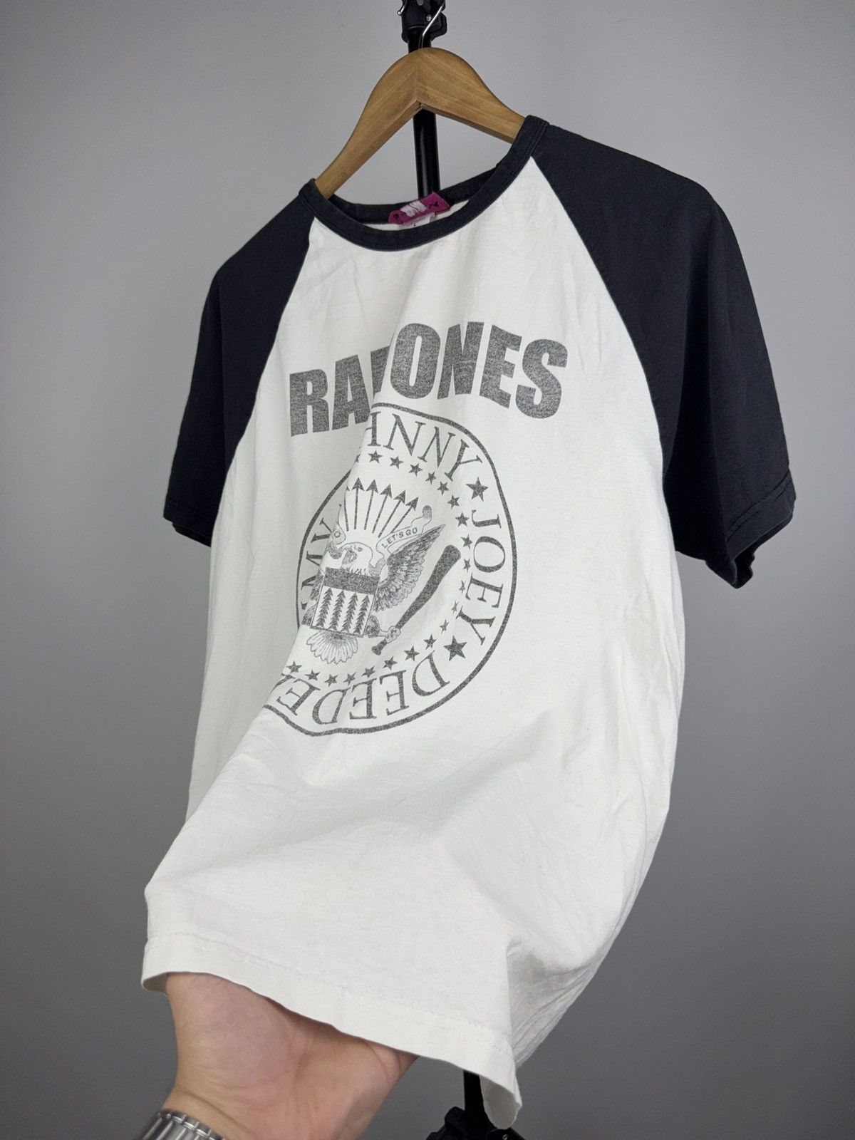Band Tees Vintage Retro Style Big Logo Band Rock 00s Ramones T shirt Size US L / EU 52-54 / 3 - 2 Thumbnail