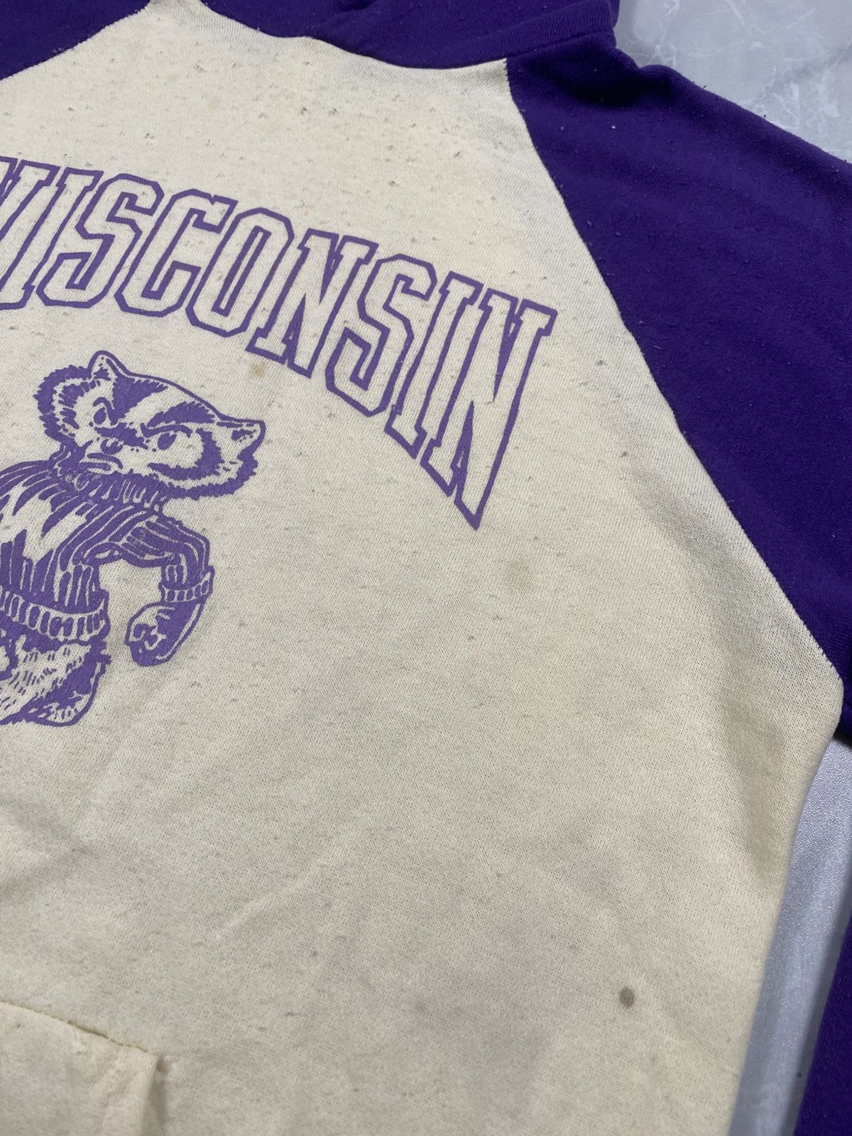 American Apparel Vintage Early 90s Wisconsin Raglan Pullover Hooded Size US L / EU 52-54 / 3 - 3 Thumbnail