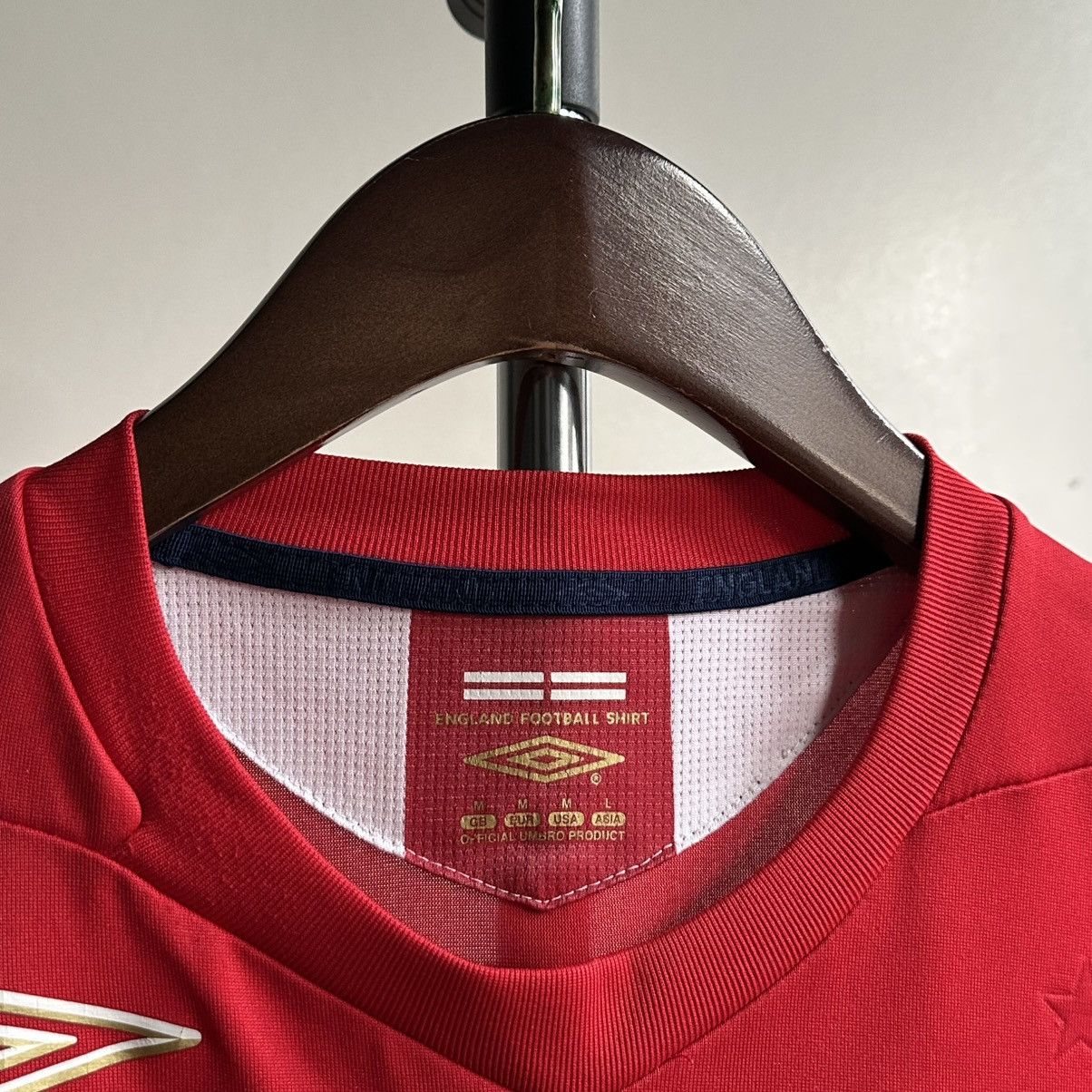 Umbro J. Cole #11 Vintage England 2006/08 Soccer Jersey Umbro Size US M / EU 48-50 / 2 - 8 Thumbnail
