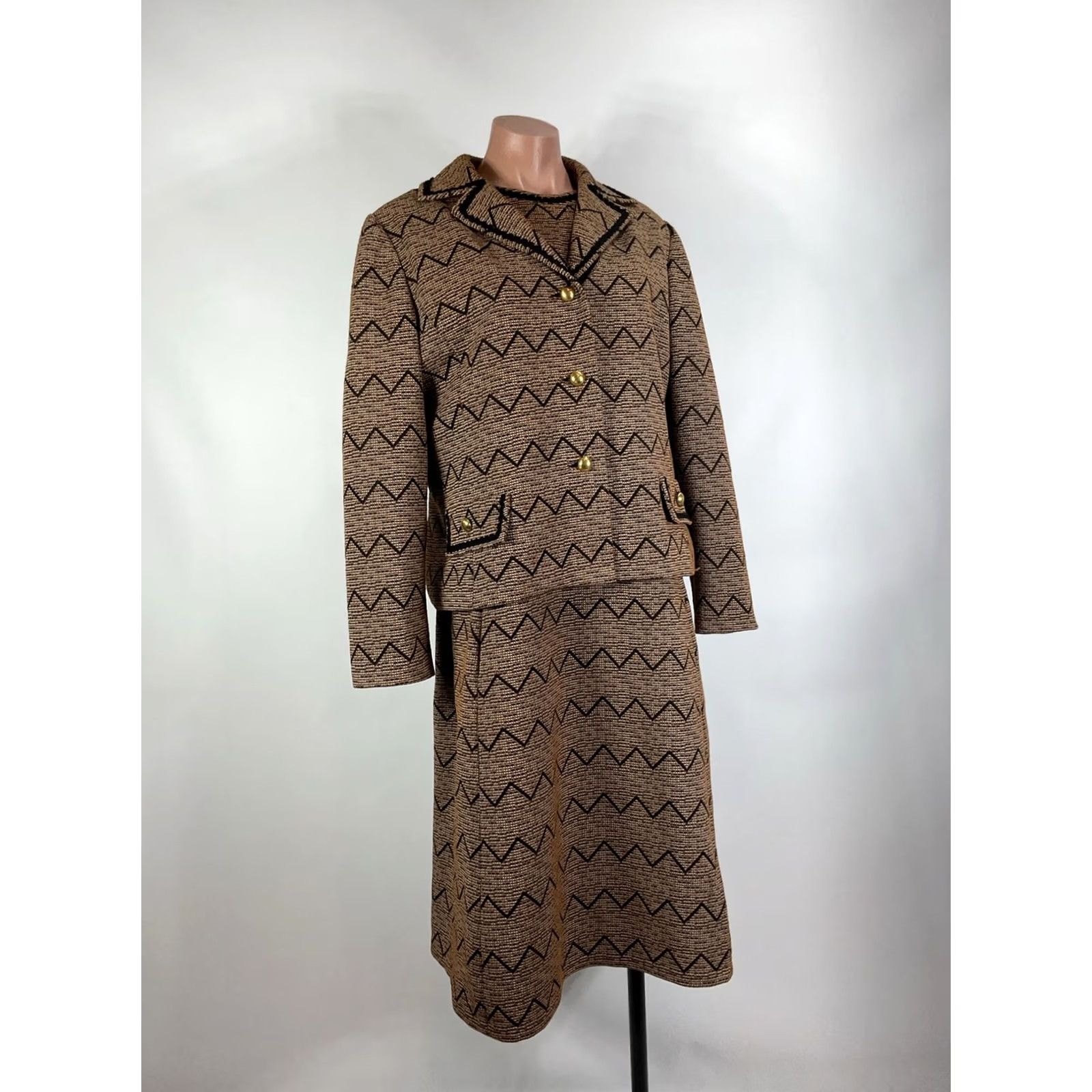 Vintage VINTAGE 50S MOD CHEVRON TWEED JACKET A LINE DRESS SUIT PLUS sz 20 UnionMade Brown Acrylic Blend Art Deco Womens 1940s Size 3XL / US 20-22 - 6 Thumbnail