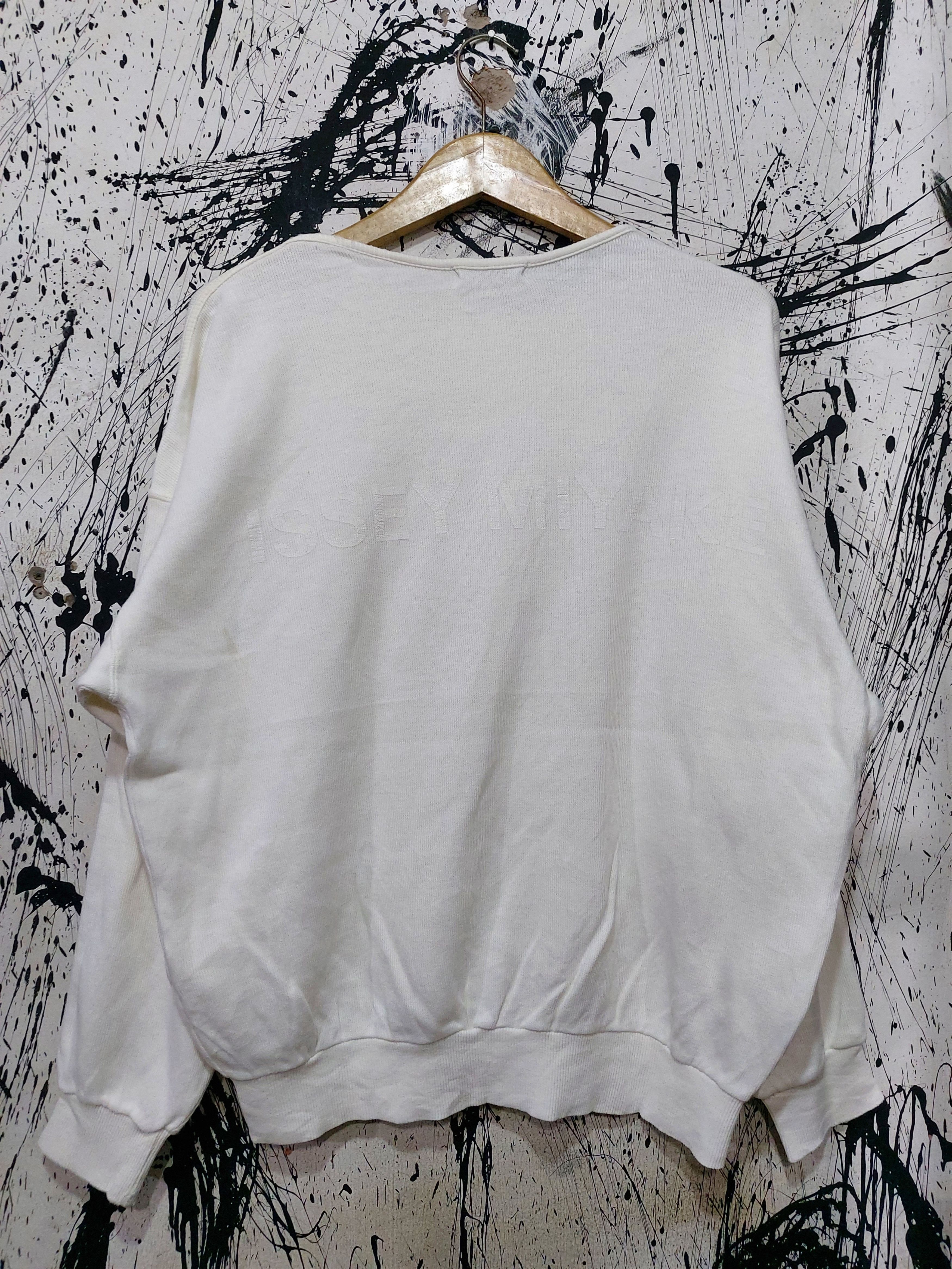 Issey Miyake VINTAGE ISSEY MIYAKE SCRIPT LOGO SWEATSHIRT Size US L / EU 52-54 / 3 - 2 Thumbnail