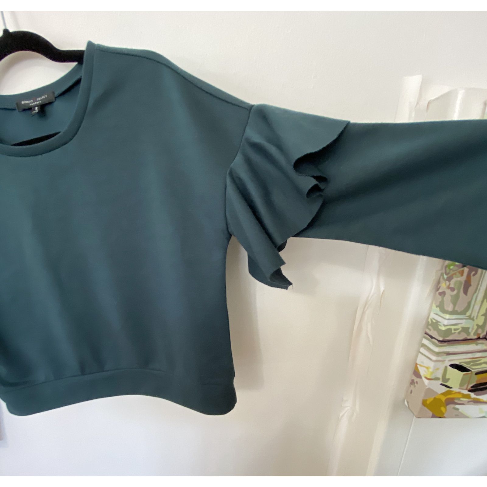 Other Romeo & Juliet Green Ruffle Long Sleeve Round Neck Sweater S Size S / US 4 / IT 40 - 3 Thumbnail