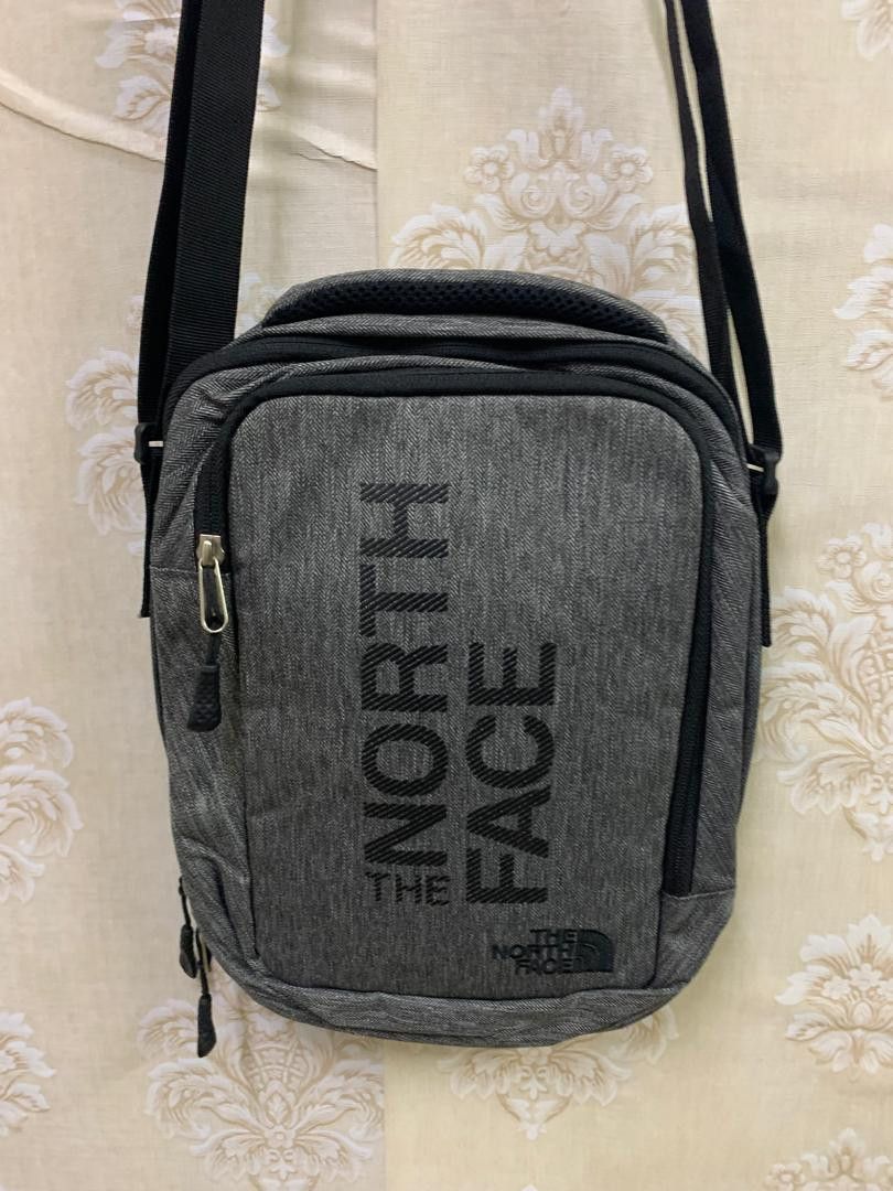 The North Face THE NORTH FACE SLING BAG Size 30 - 1 Thumbnail