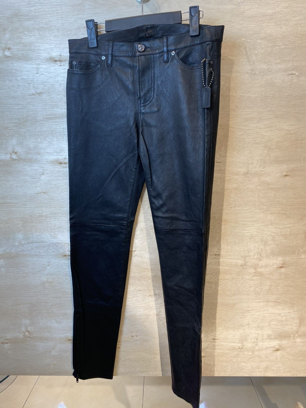 Coach Coach stretch Leather Pants Size 6 Size 28" / US 6 / IT 42 - 1 Thumbnail