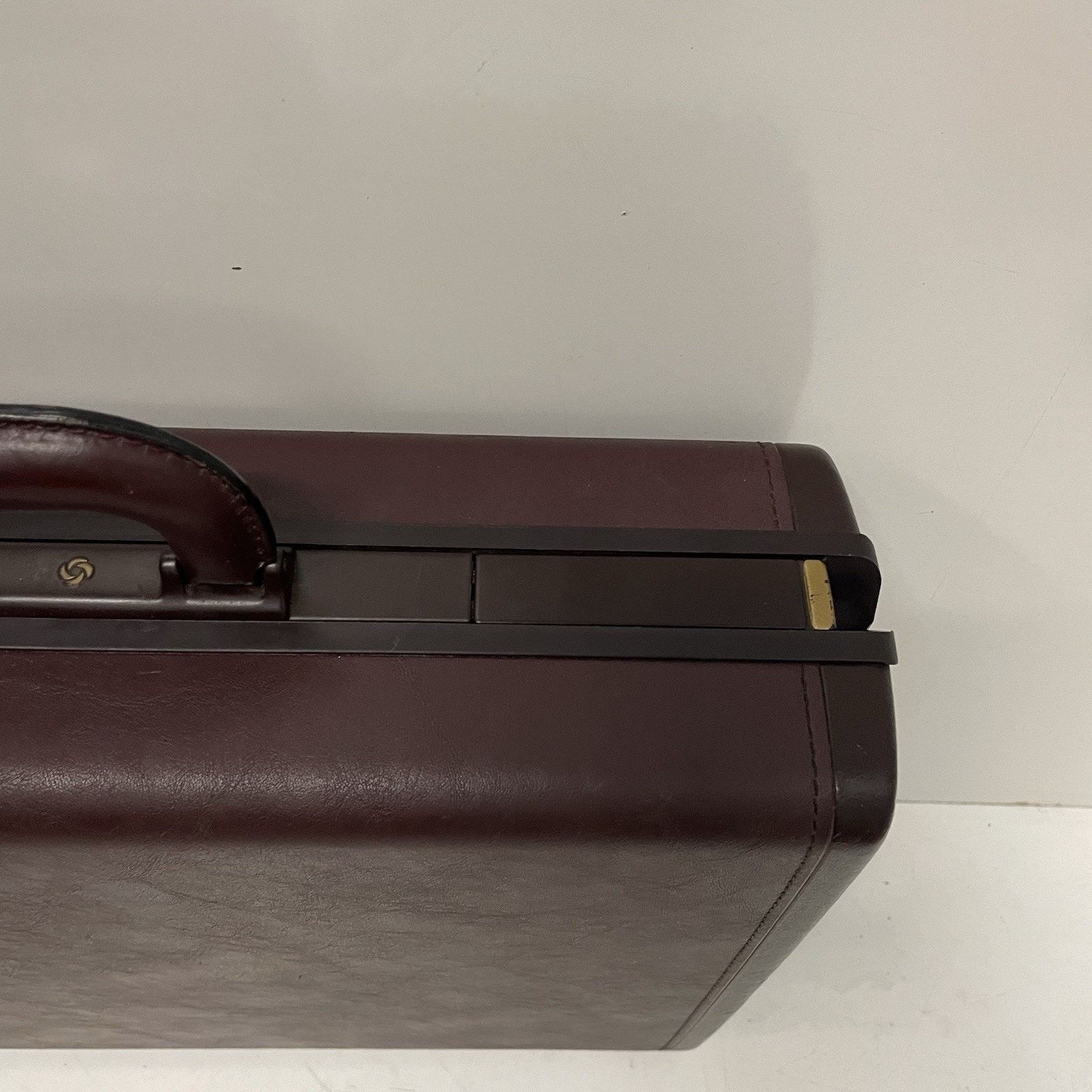 Samsonite VTG Samsonite 1987 Burgundy Laureate Leather Briefcase Size ONE SIZE - 5 Thumbnail