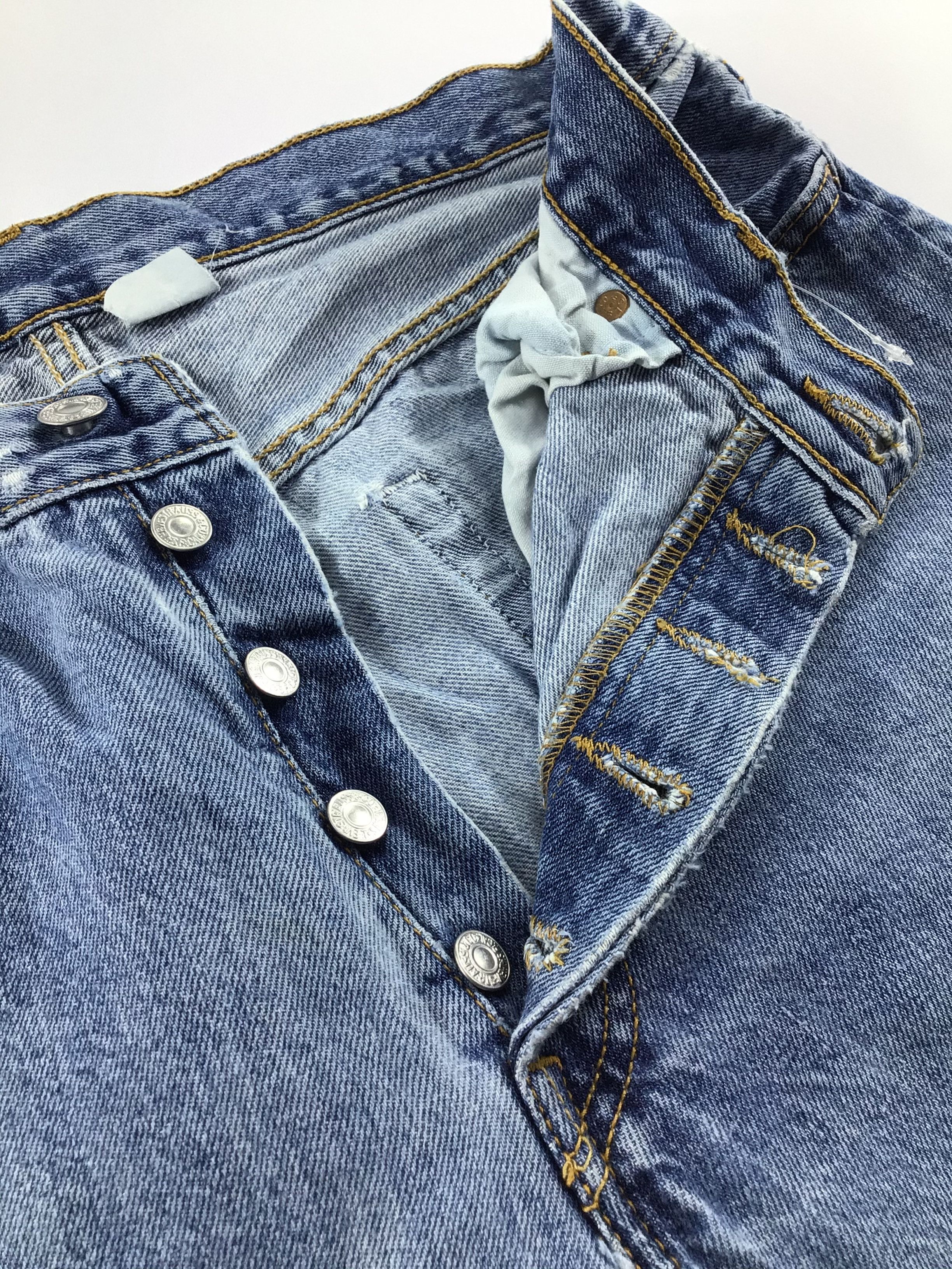 Levi's Vintage Levis 501 Jeans Blue Medium Wash Denim -J335 Size US 32 / EU 48 - 9 Thumbnail