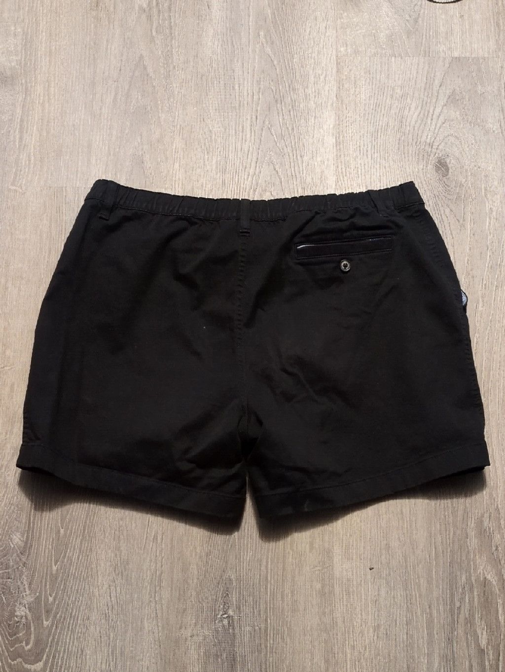Chubbies Chubbies Black Shorts Size XL Size US 33 - 6 Thumbnail