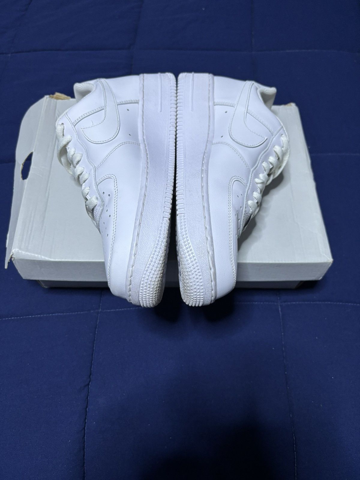 Nike Nike Air Force 1 '07 Low Triple White Size 9 Size US 9 / EU 42 - 4 Thumbnail