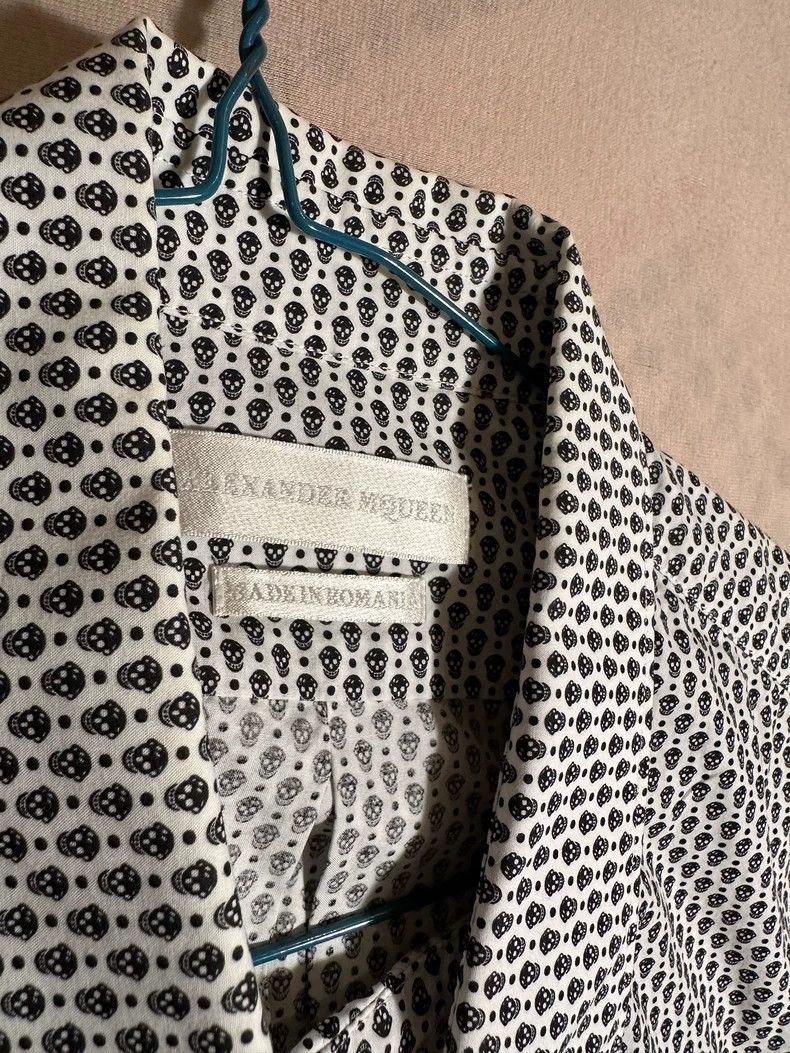 Alexander McQueen Alexander McQueen Skull Print Shirt- DMC Size US M / EU 48-50 / 2 - 1 Thumbnail