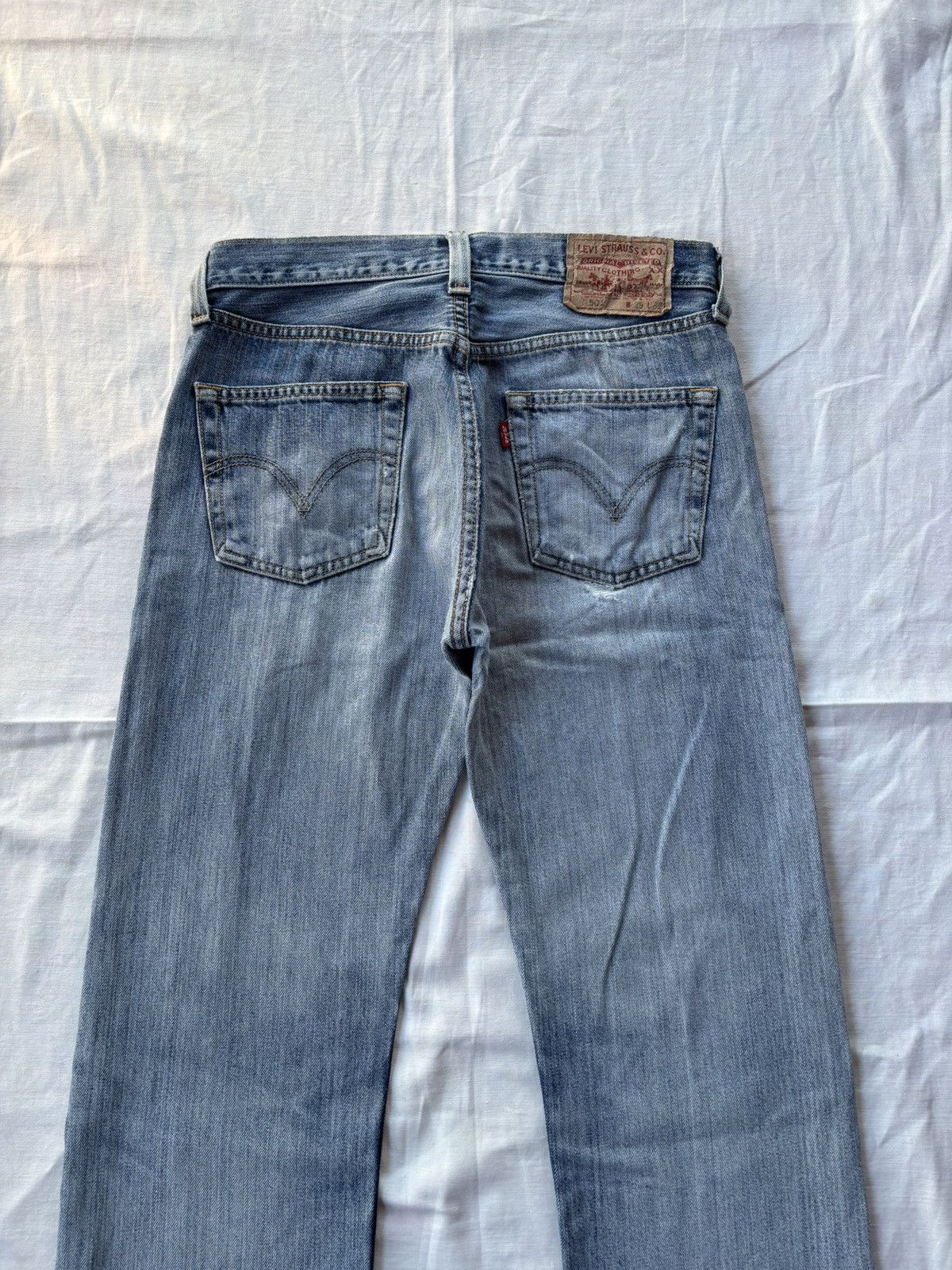 Levi's LEVIS 501 STRAIGHT LEG BUTTON DISTRESSED DENIM JEANS Size US 29 - 6 Thumbnail