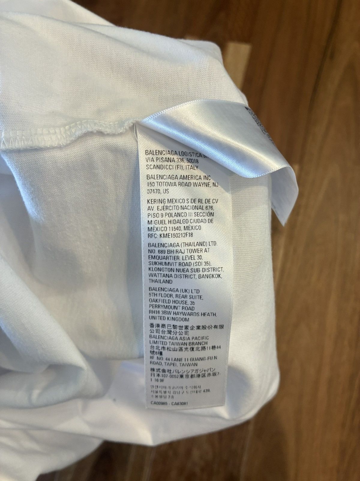 Balenciaga Balenciaga WFP T-shirt Size US L / EU 52-54 / 3 - 7 Thumbnail