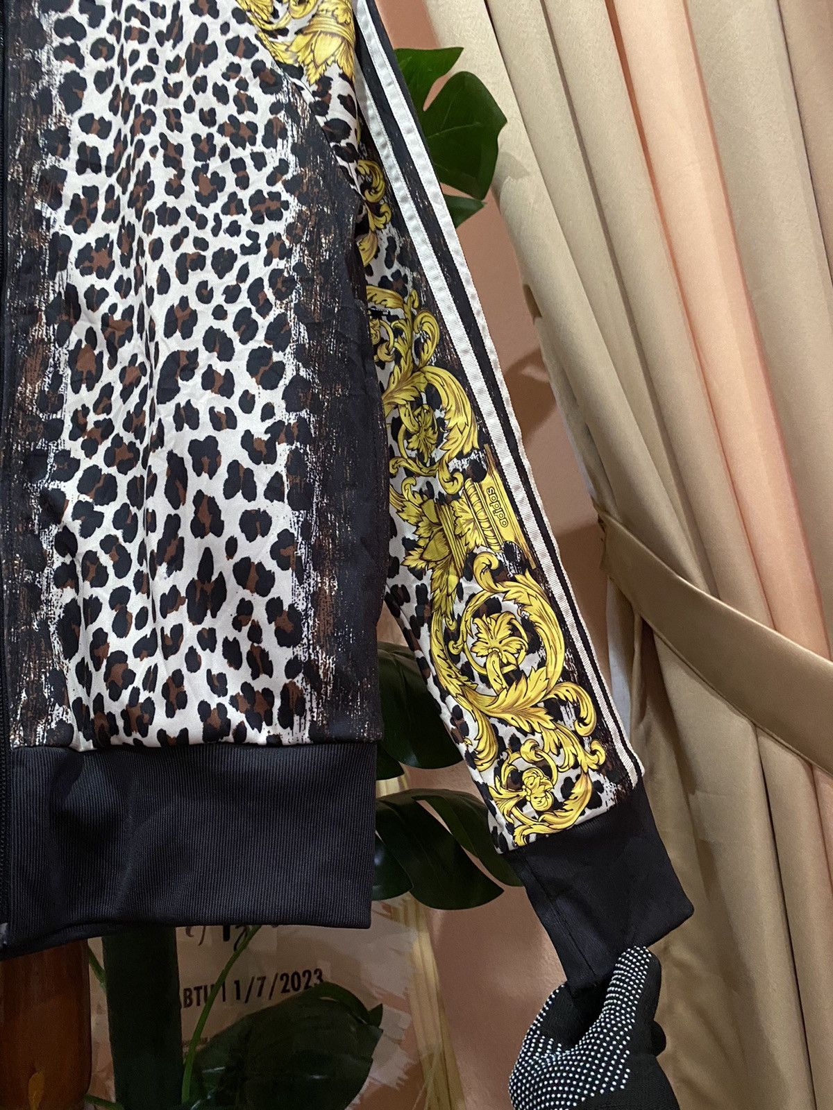 Adidas × Jeremy Scott Adidas Jeremy Scott Leopard Print Baroque Jacket - Unisex Size US S / EU 44-46 / 1 - 5 Thumbnail