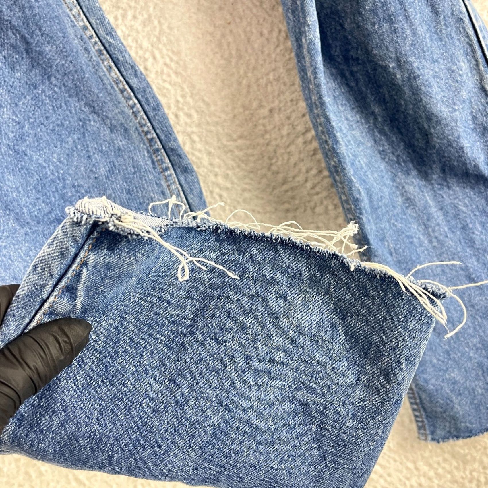 Levi's VINTAGE Levi's Jeans Mens 36x30 Blue Denim Leather Tab Straight Leg Made in USA Jeans Regular Blue 80s 90s USA Mens Size US 36 / EU 52 - 7 Thumbnail