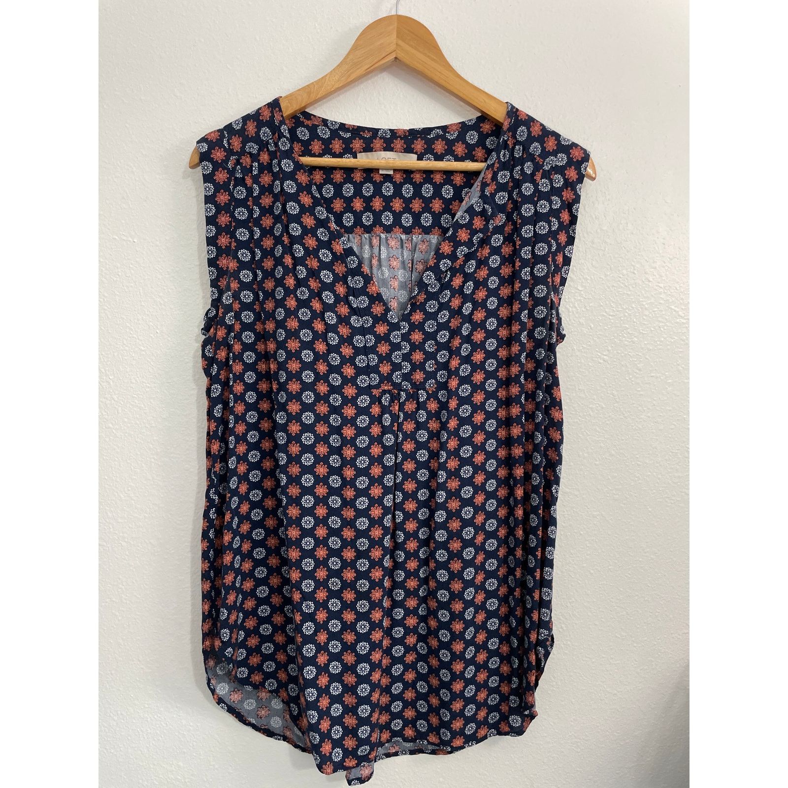 Loft Loft Navy Mosaic Floral Split Neck Sleeveless Blouse Size M / US 6-8 / IT 42-44 - 3 Thumbnail