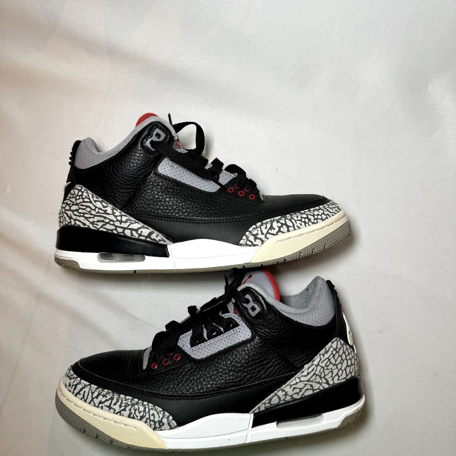 Jordan Brand × Nike Size 8.5 - Nike Air Jordan 3 Retro OG Black Cement 2018 Size US 8.5 / EU 41-42 - 2 Thumbnail