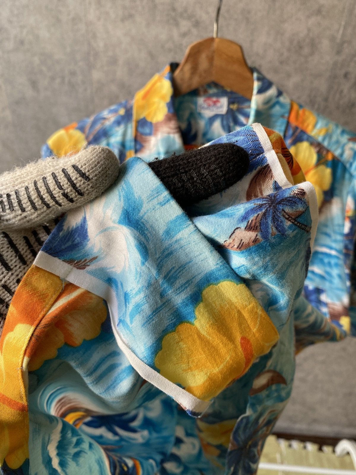 Japanese Brand Vintage 60s/70s Gold Fish Japan Hawaiian Shirt Size US M / EU 48-50 / 2 - 8 Thumbnail