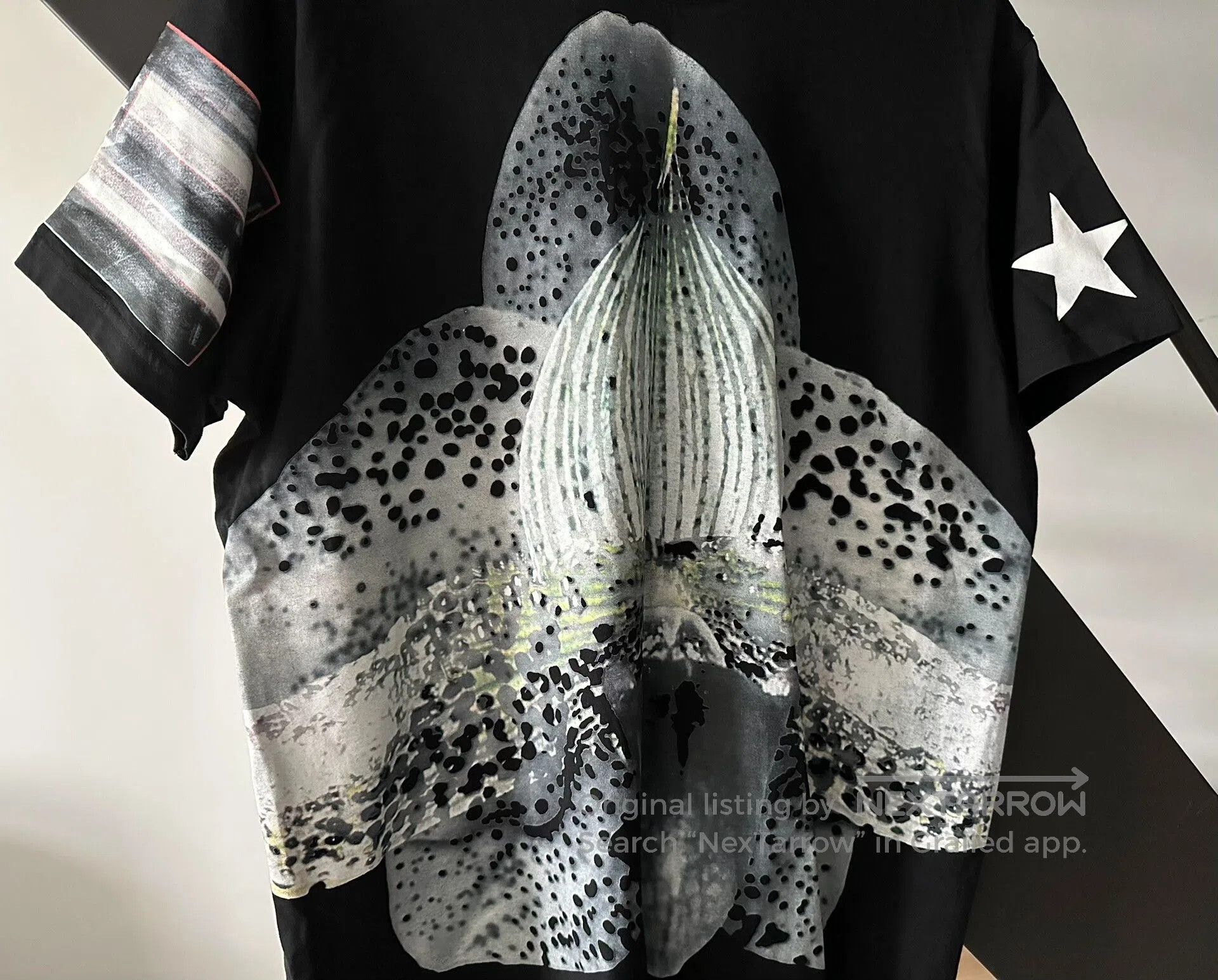 Givenchy Givenchy Orchid T-Shirt for Oversized Wear. Size US M / EU 48-50 / 2 - 3 Thumbnail