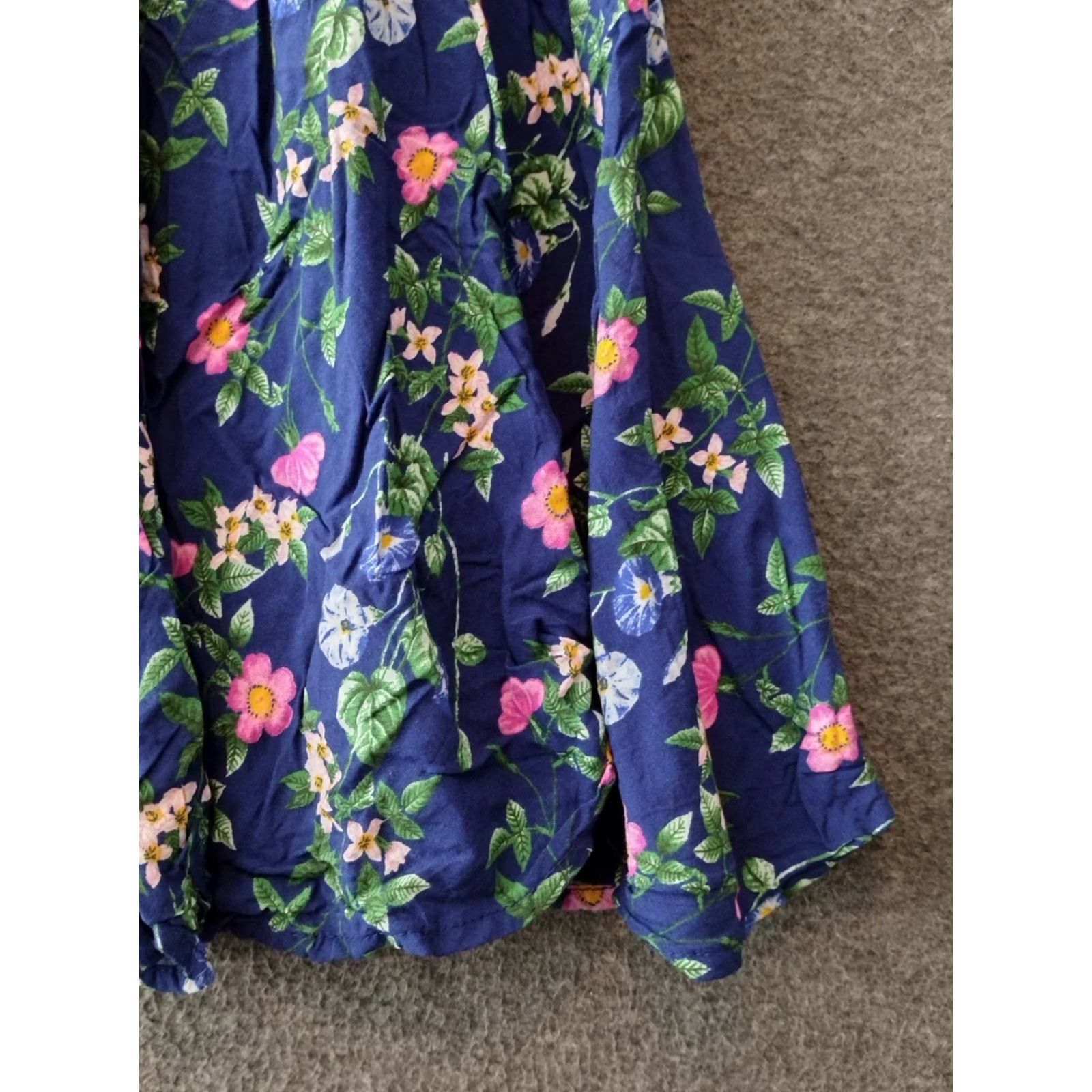 Old Navy VINTAGE Old Navy Petite Spaghetti Strap Dress Navy Blue Floral Mini Sleeveless Summer PS Womens Size S / US 4 / IT 40 - 7 Thumbnail