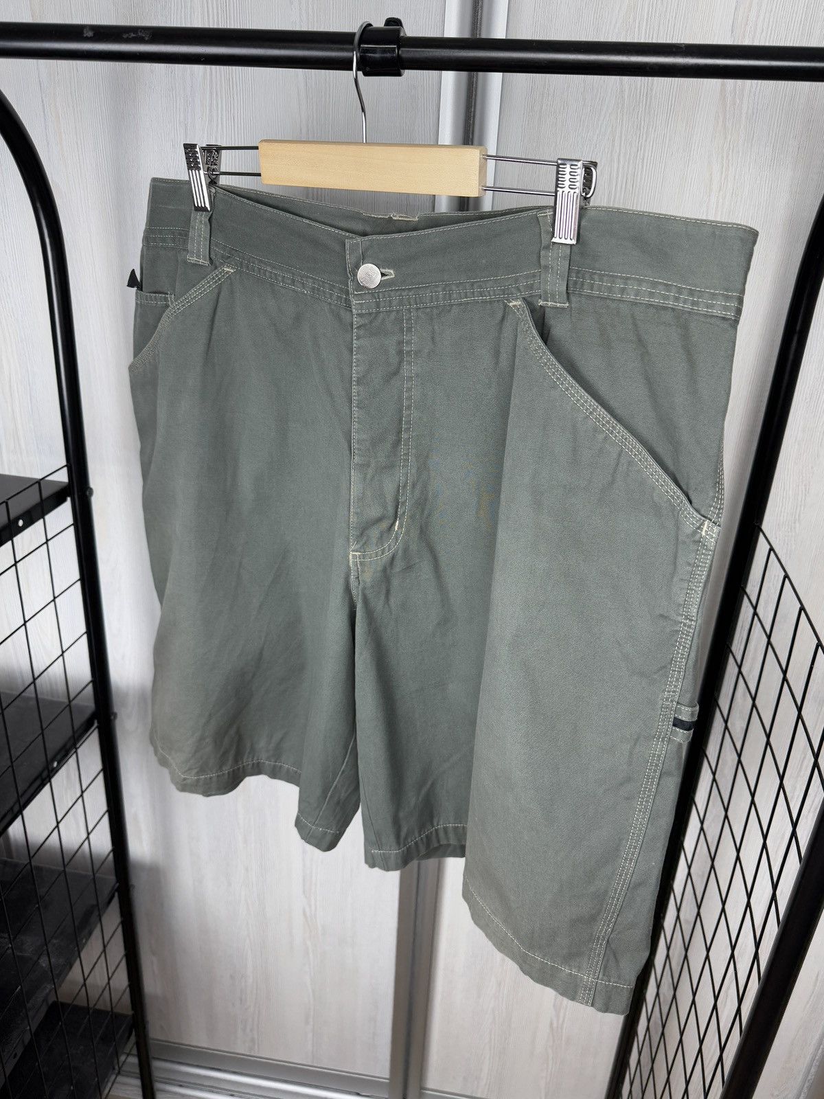 Nike ACG Nike ACG vintage carpenter cargo work shorts size 40 Size US 40 / EU 56 - 7 Thumbnail