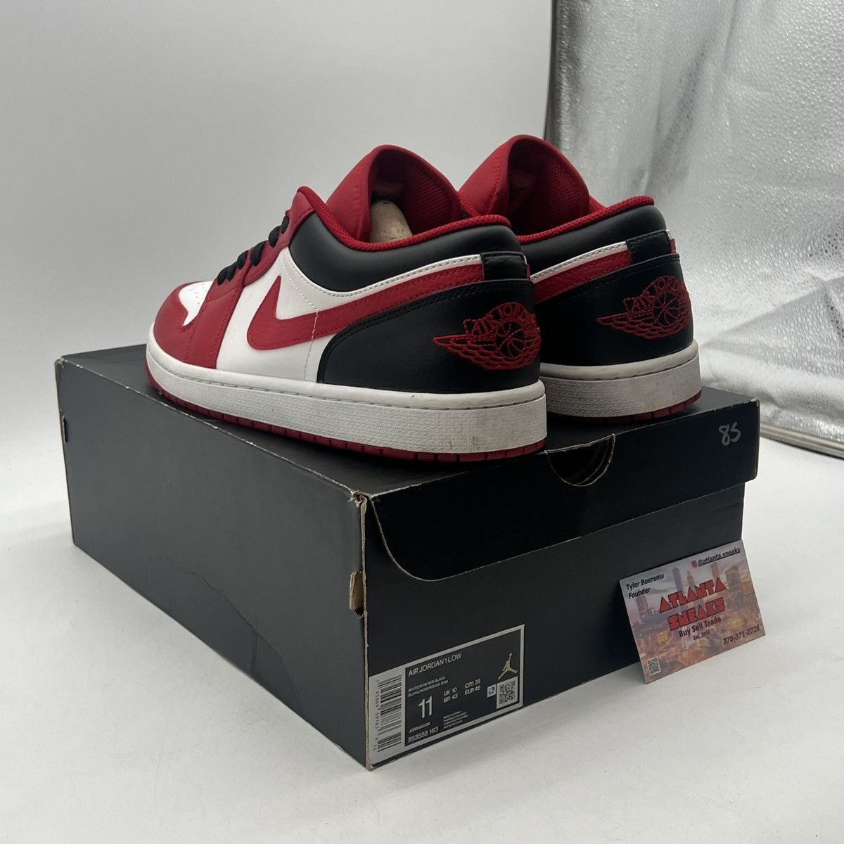Nike Air Jordan 1 low reverse black toe Size US 11 / EU 44 - 4 Thumbnail