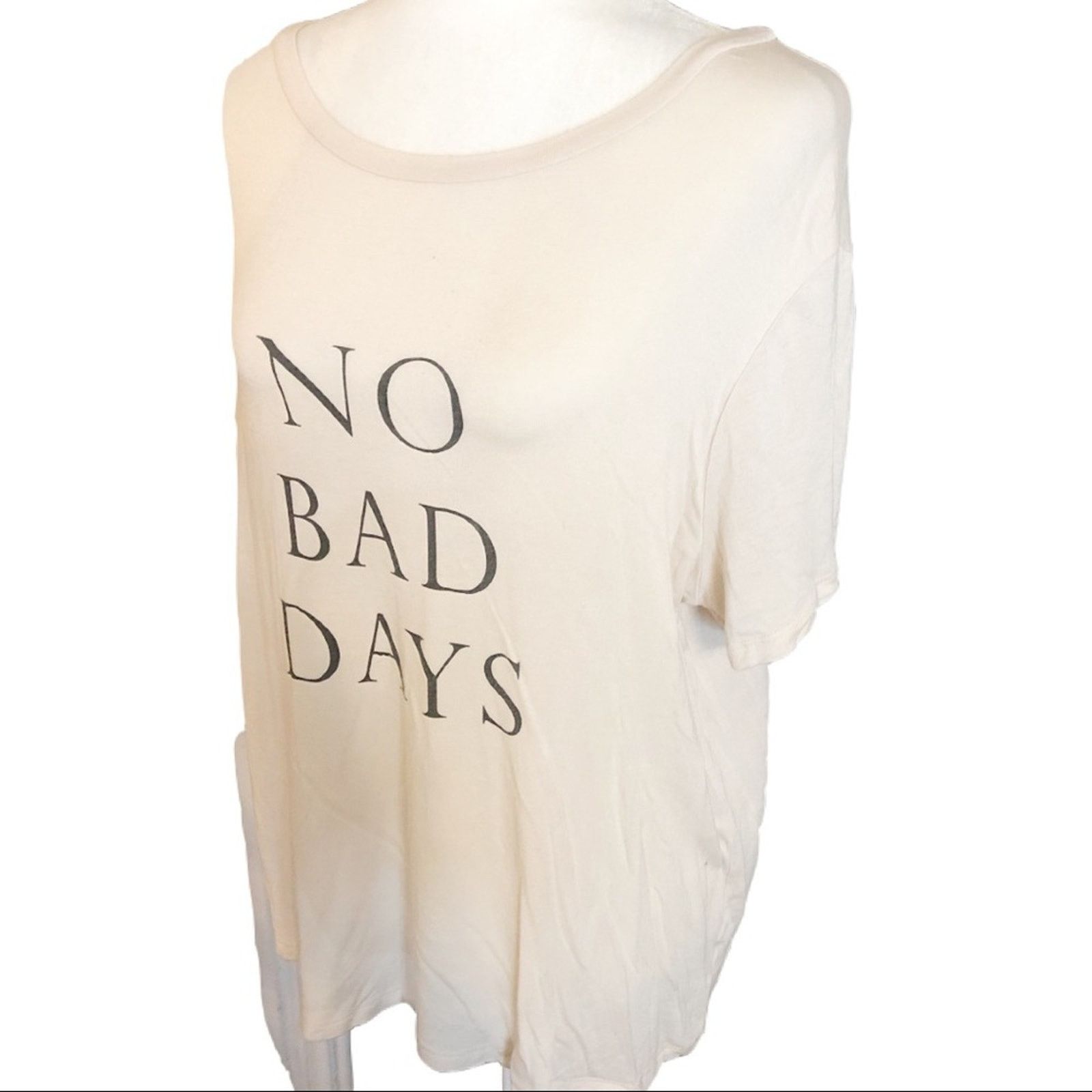 Forever 21 F21 No Bad Days Plus Tee 0X Size XL / US 12-14 / IT 48-50 - 2 Thumbnail