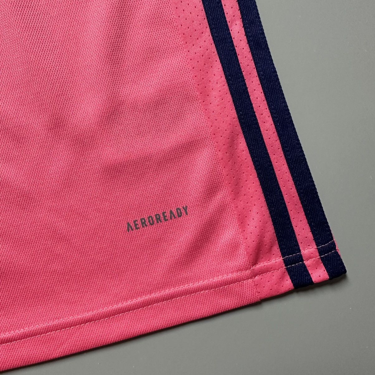 Vintage REAL MADRID ADIDAS 2020/2021 FOOTBALL AWAY JERSEY #9 BENZEMA Size US XL / EU 56 / 4 - 9 Thumbnail