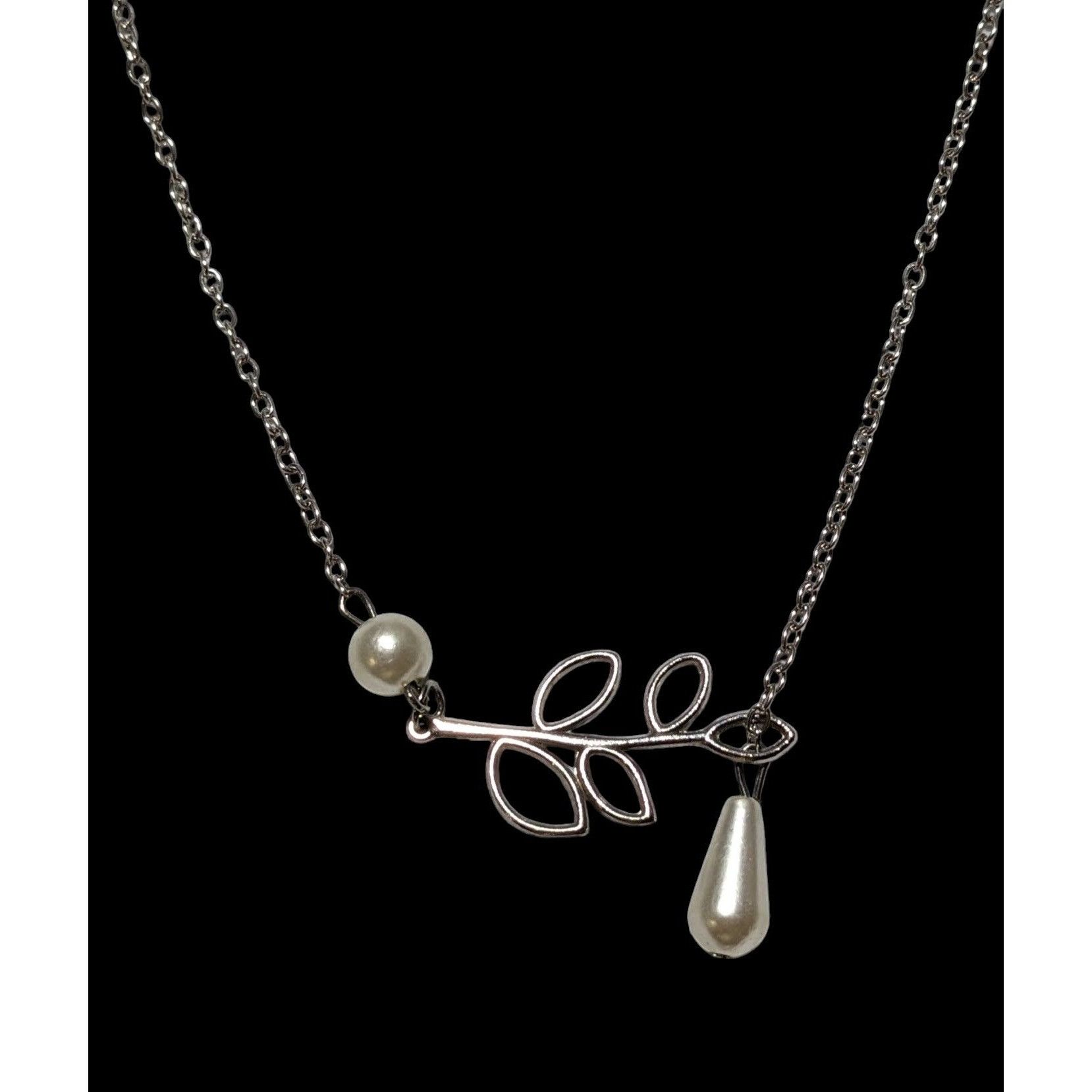 Other Silver Pearl Leaf Necklace Size ONE SIZE - 1 Thumbnail