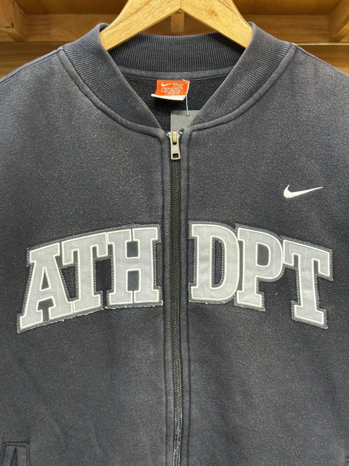 Nike Vintage Nike Athletic Dept 00's Full-Zip Jacket Size US M / EU 48-50 / 2 - 3 Thumbnail