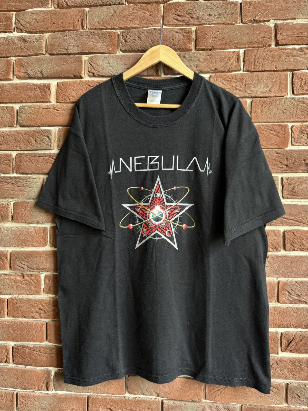 Band Tees × Vintage vintage 00s Nebula Atomic Ritual Stoner Rock Band Tee xl Size US XL / EU 56 / 4 - 1 Thumbnail