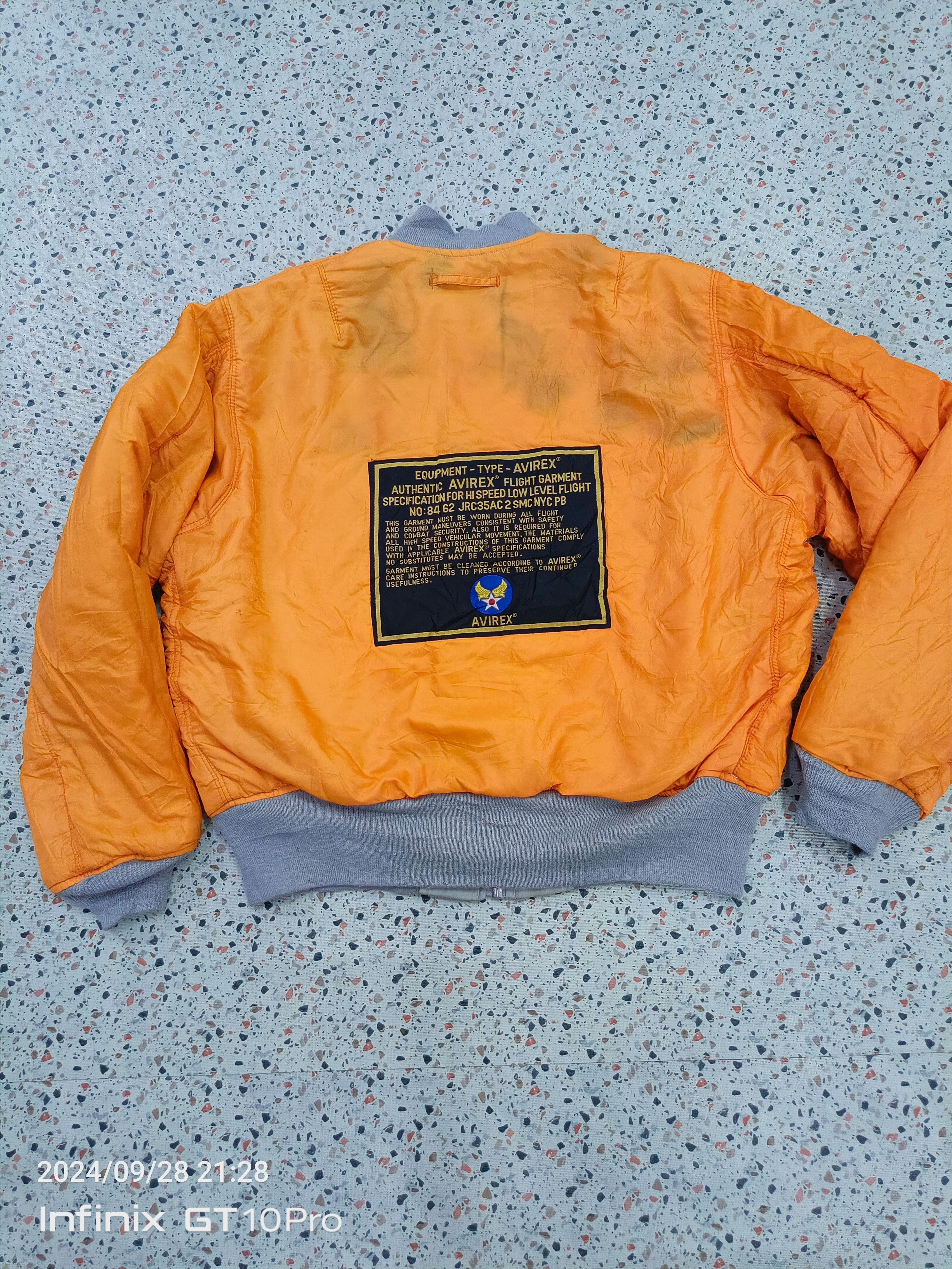 Avirex VINTAGE AVIREX 80's SILVER MILITARY BOMBER MA-1JACKET Size US L / EU 52-54 / 3 - 5 Thumbnail