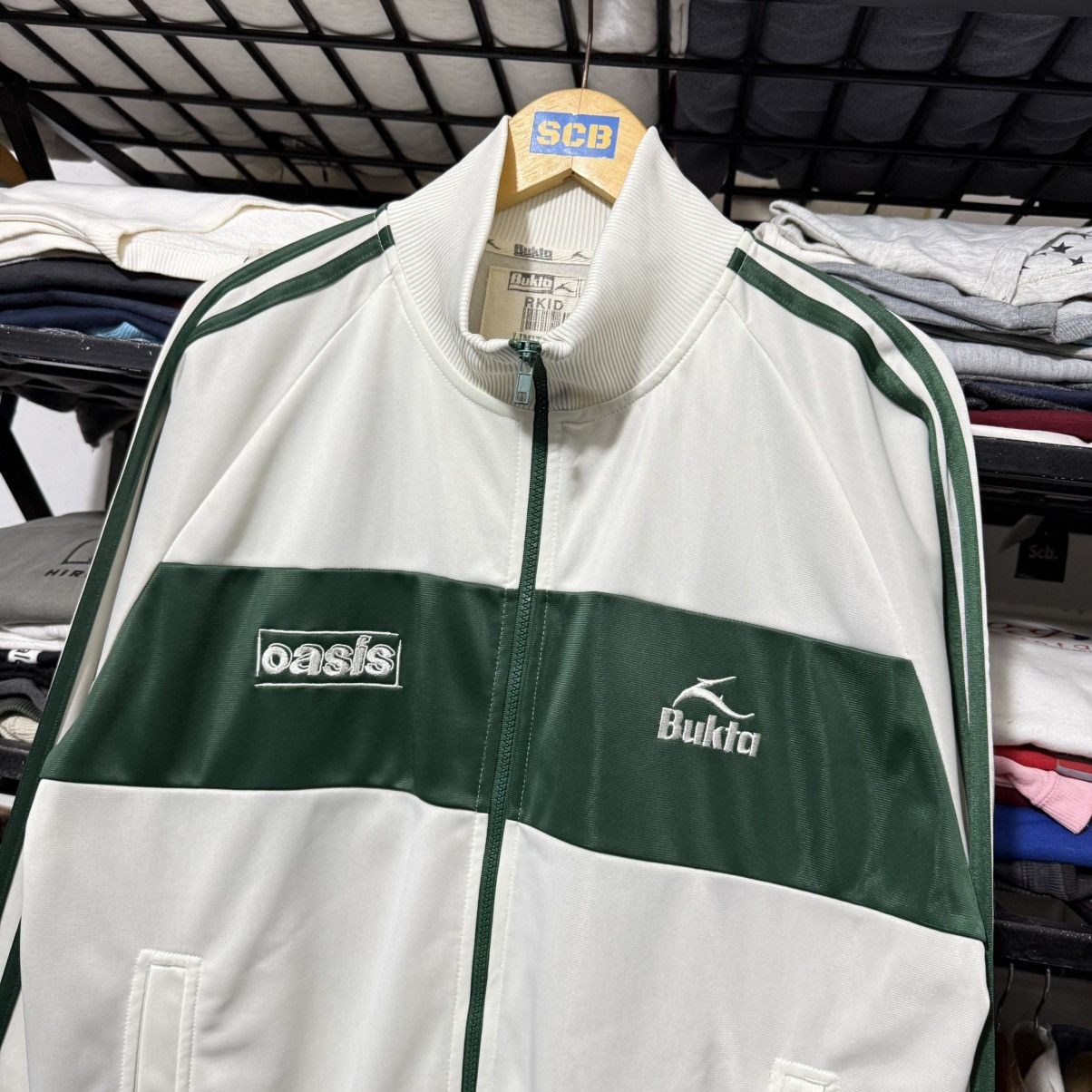 Band Tees Vintage oasis bukta limited edition track top Size US XL / EU 56 / 4 - 11 Thumbnail
