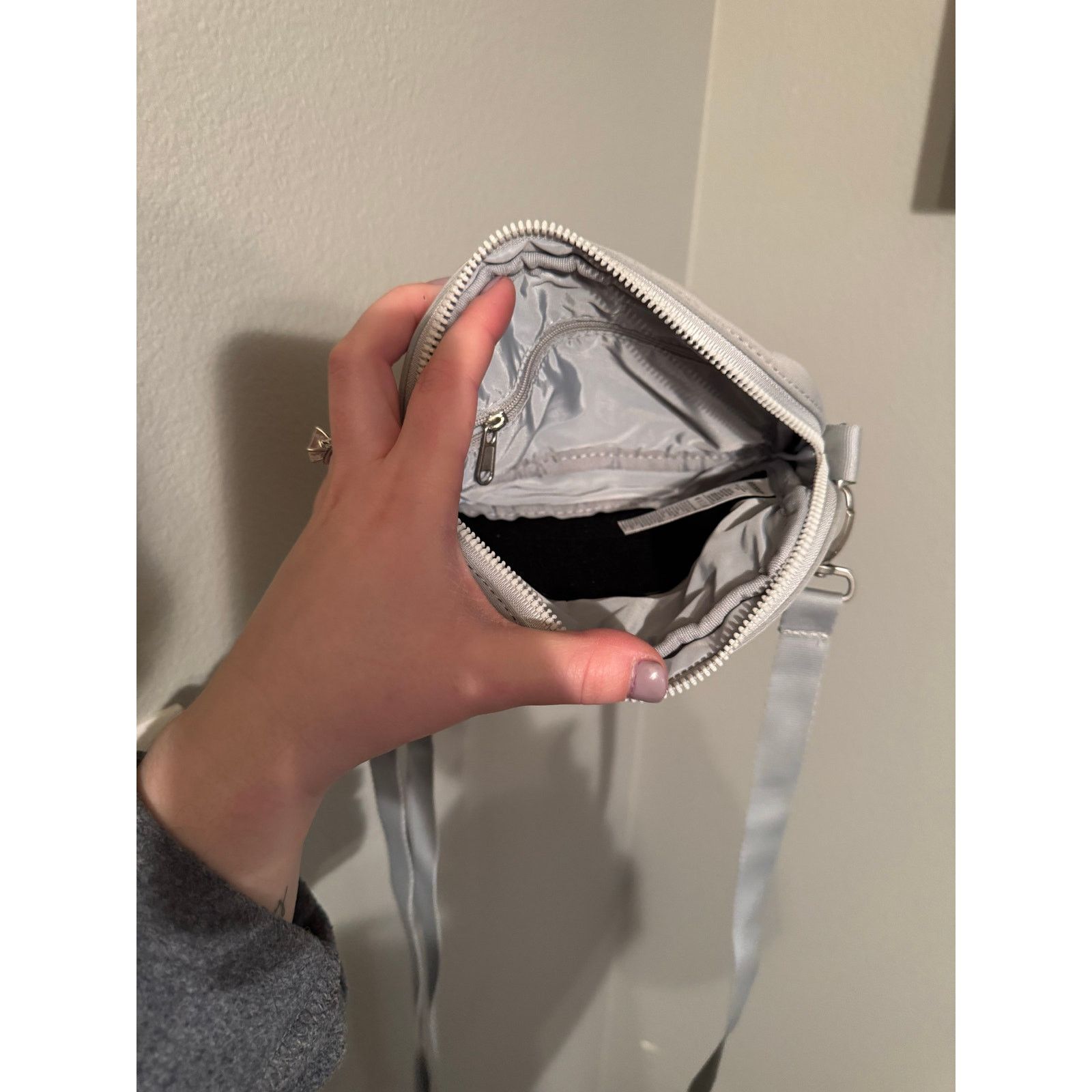 Other Vooray Sidekick Neoprene Light Grey Crossbody Bag Purse Size ONE SIZE - 5 Thumbnail