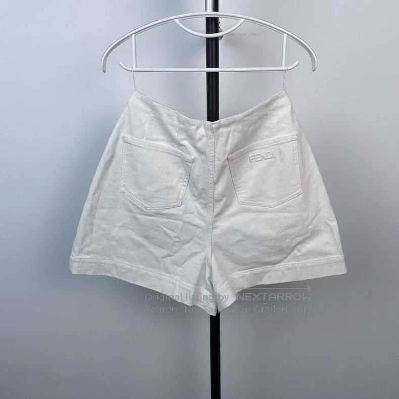 Fendi Fendi White Back Embossed Logo Shorts Size 27" / US 4 / IT 40 - 2 Thumbnail
