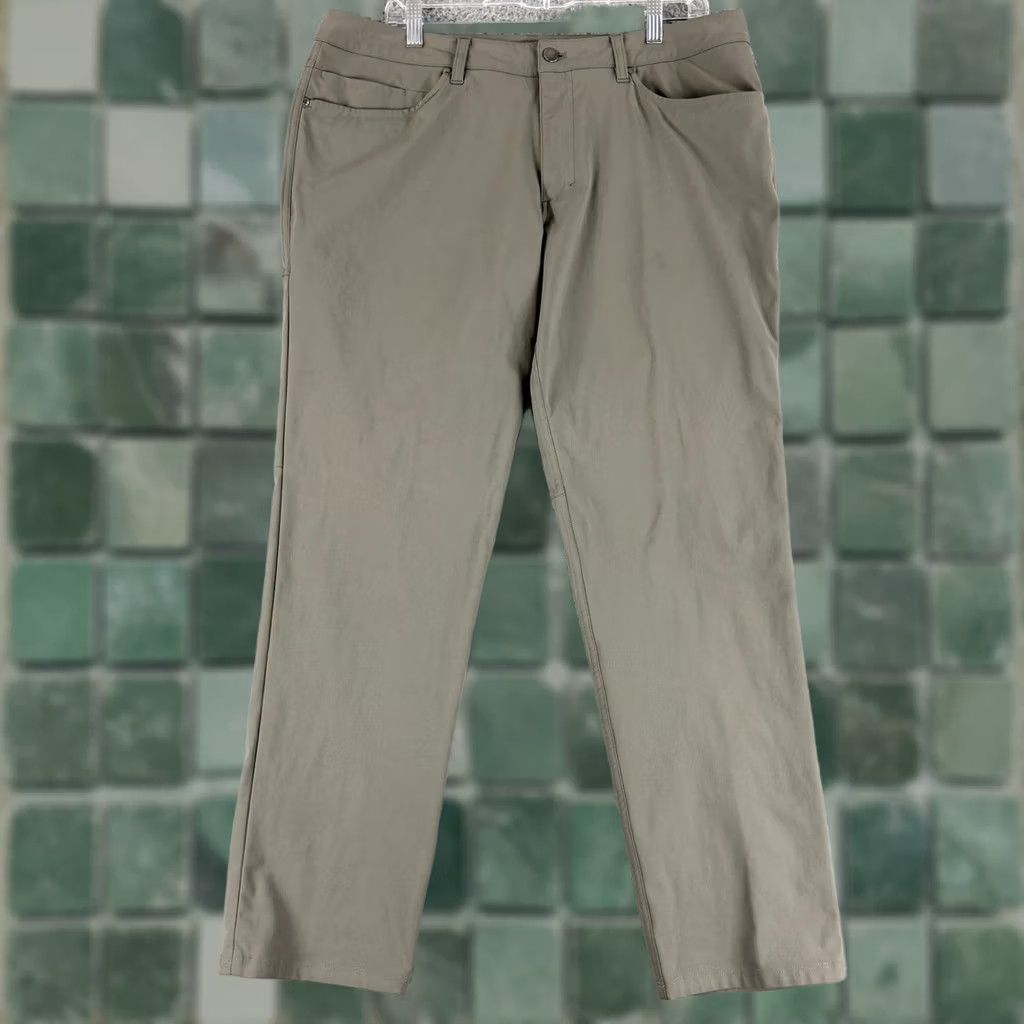 Lululemon Lululemon Commission Pants Mens 36 Olive Warpstreme Straight Leg Pants 36 Regular Olive Green Casual Business Travel Size US 36 / EU 52 - 1 Thumbnail